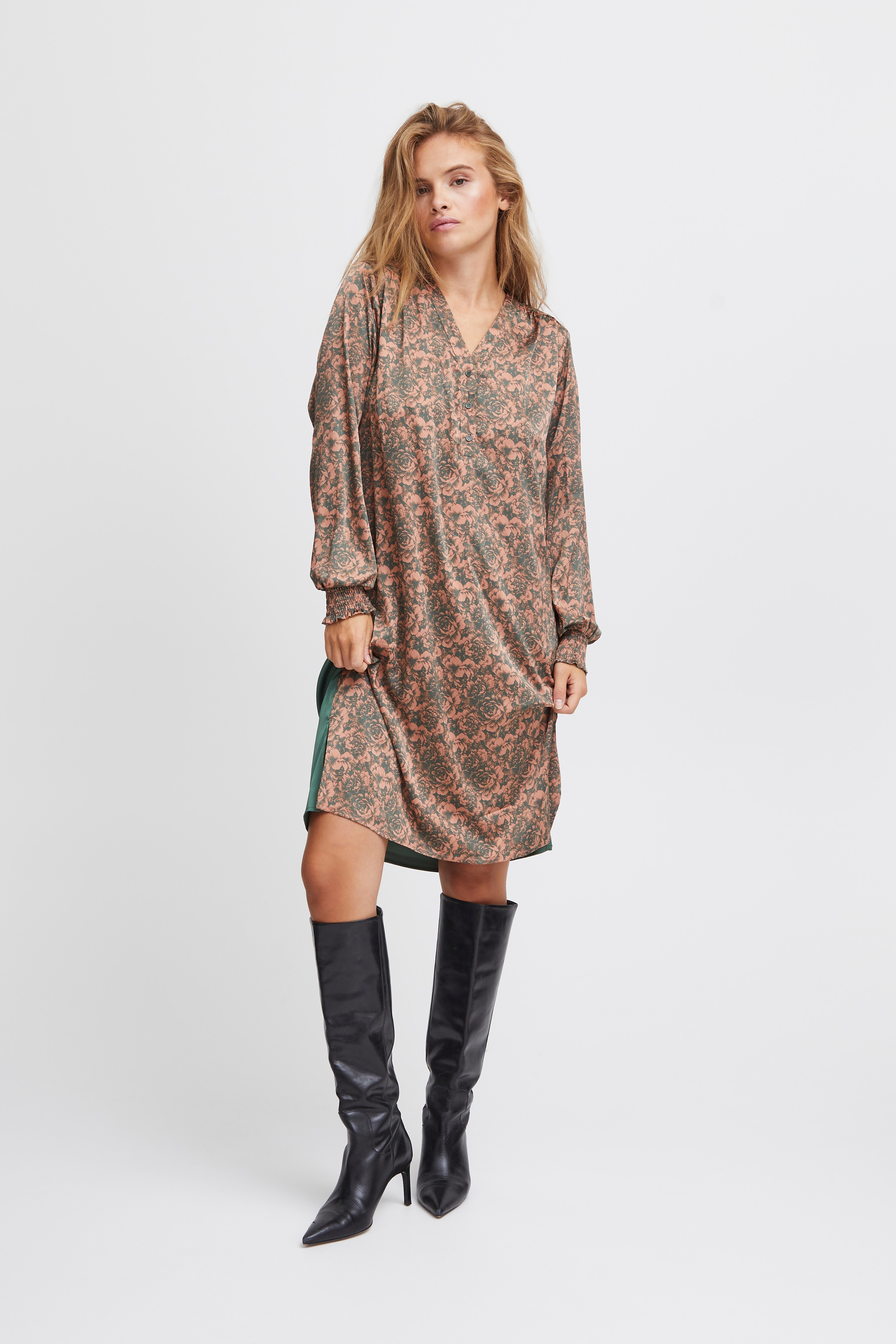 PXVILLA Kjole LOOKBOOK FRONT 50208044-201651