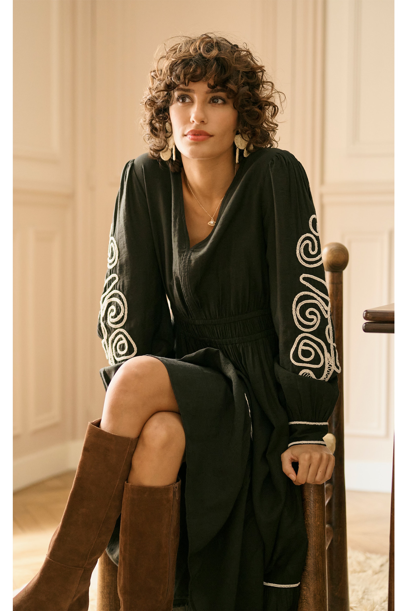 CRDanielle Kjole LOCATION NONE 10614730-100120