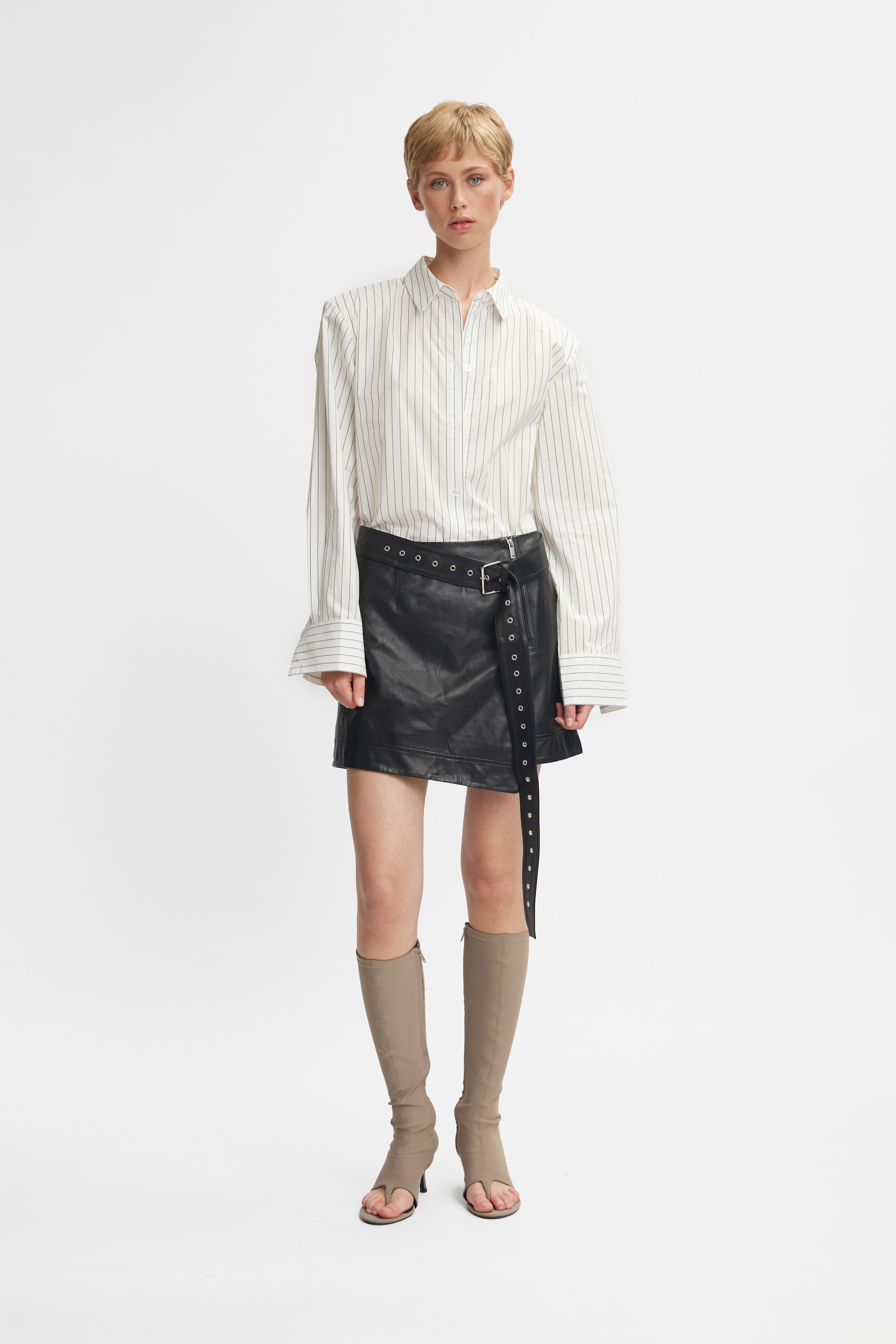 AmidaGZ Leather skirt LOOKBOOK FRONT 10908969-100017