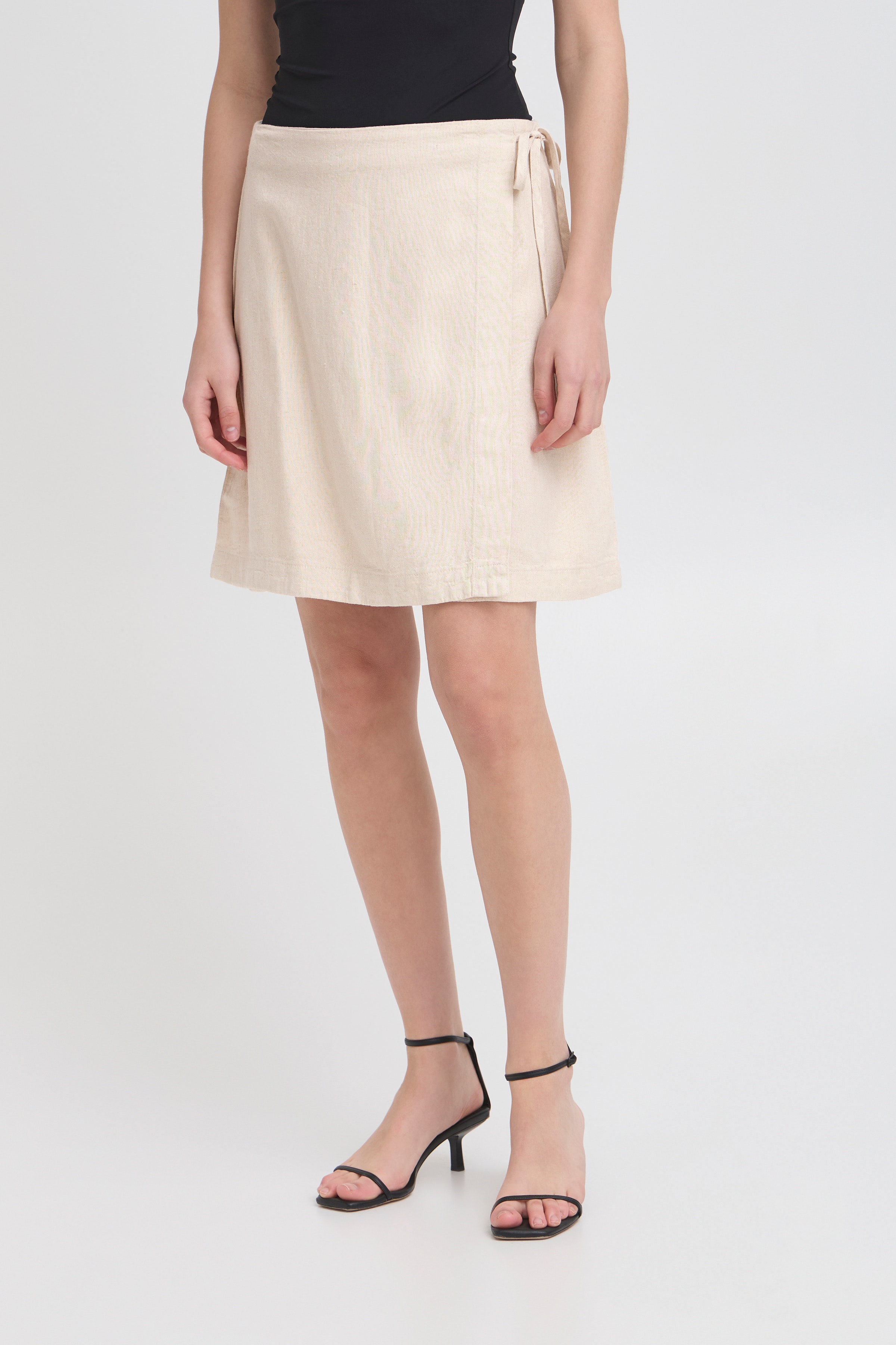 IHLINNO Skjørt LOOKBOOK FRONT 20122916-204424