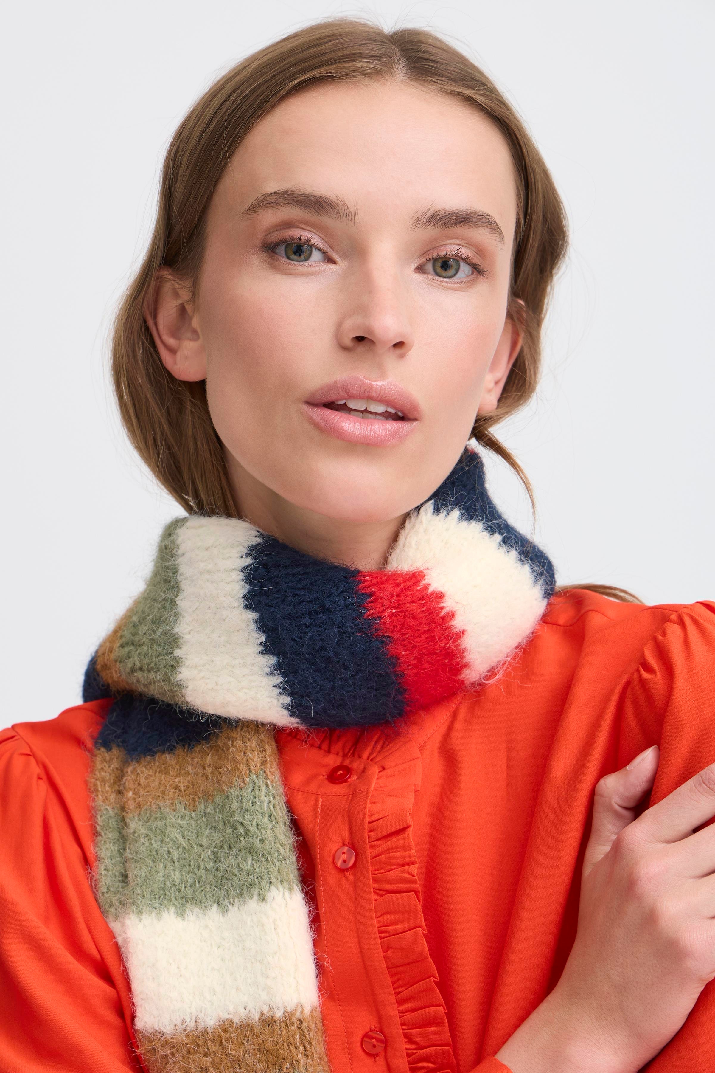 IALULA Skjerf LOOKBOOK FRONT 20124400-180514