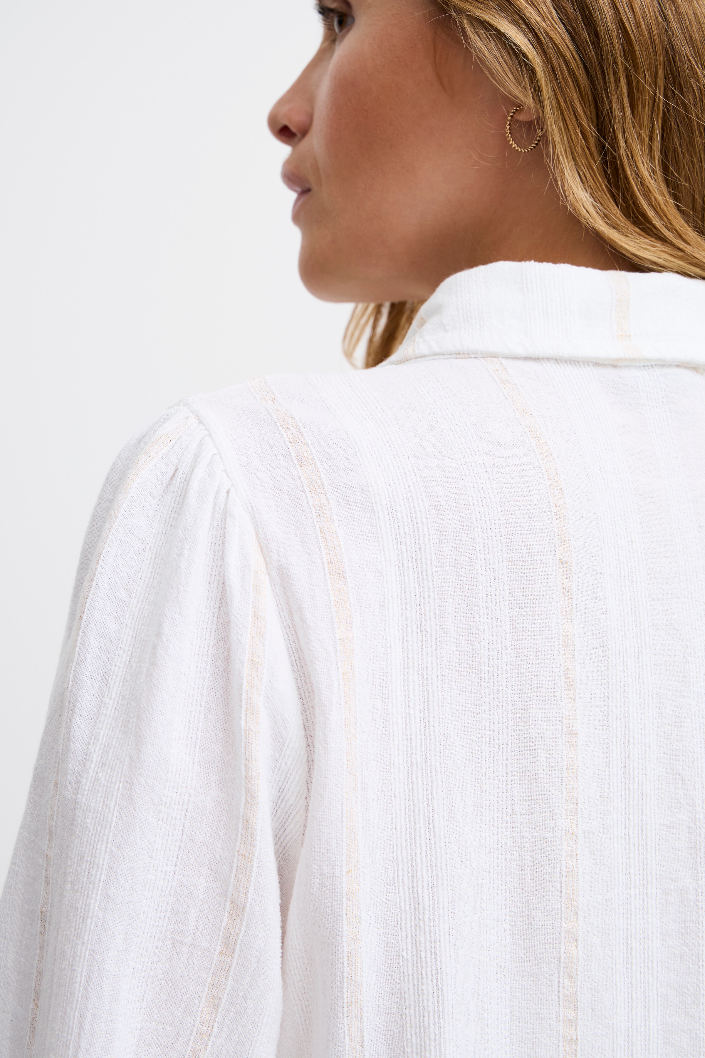 SBGONYA Bluse LOOKBOOK DETAIL 22100737-110602