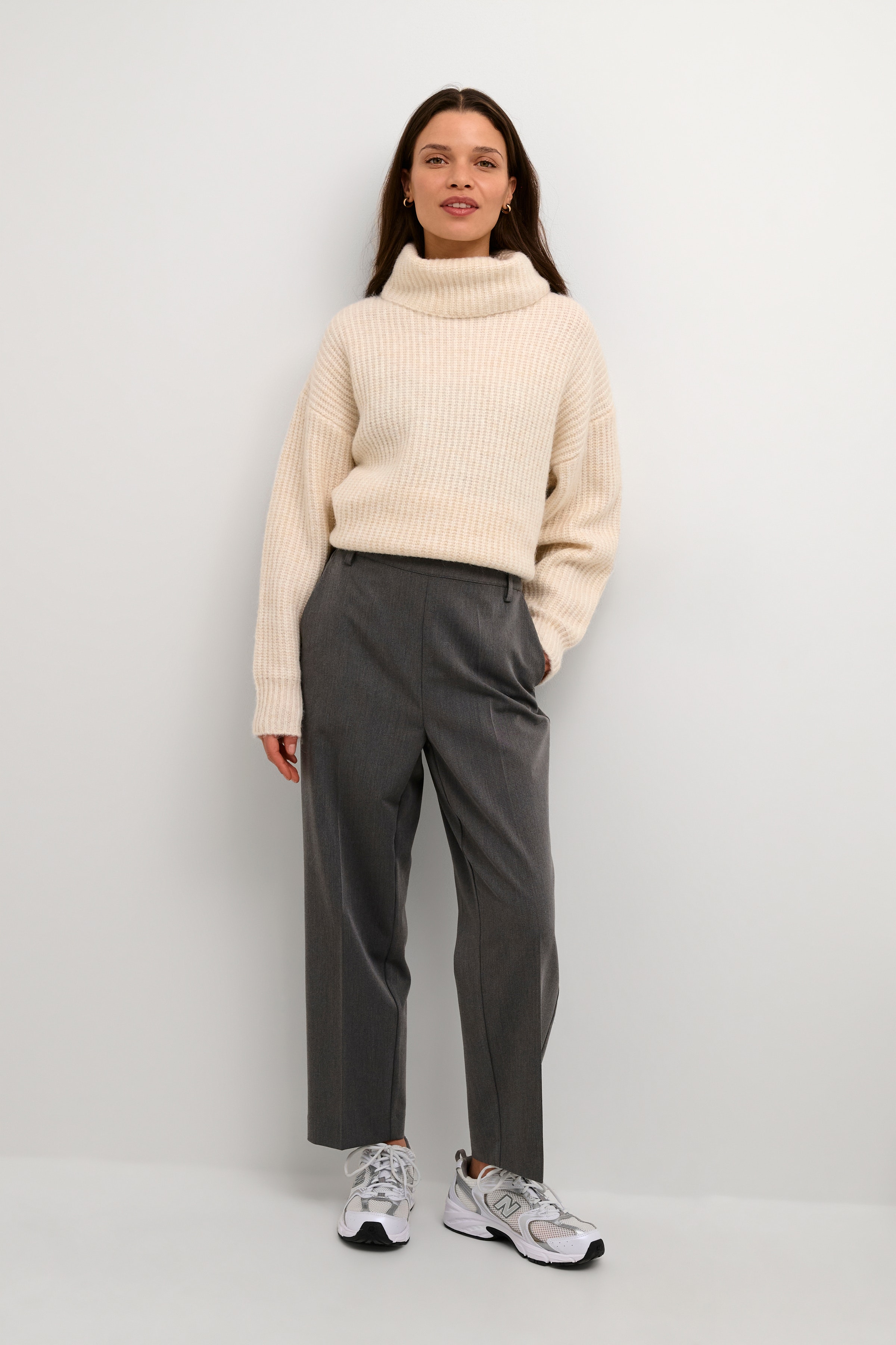 KAsakura Trousers LOOKBOOK FRONT 10506127-100125