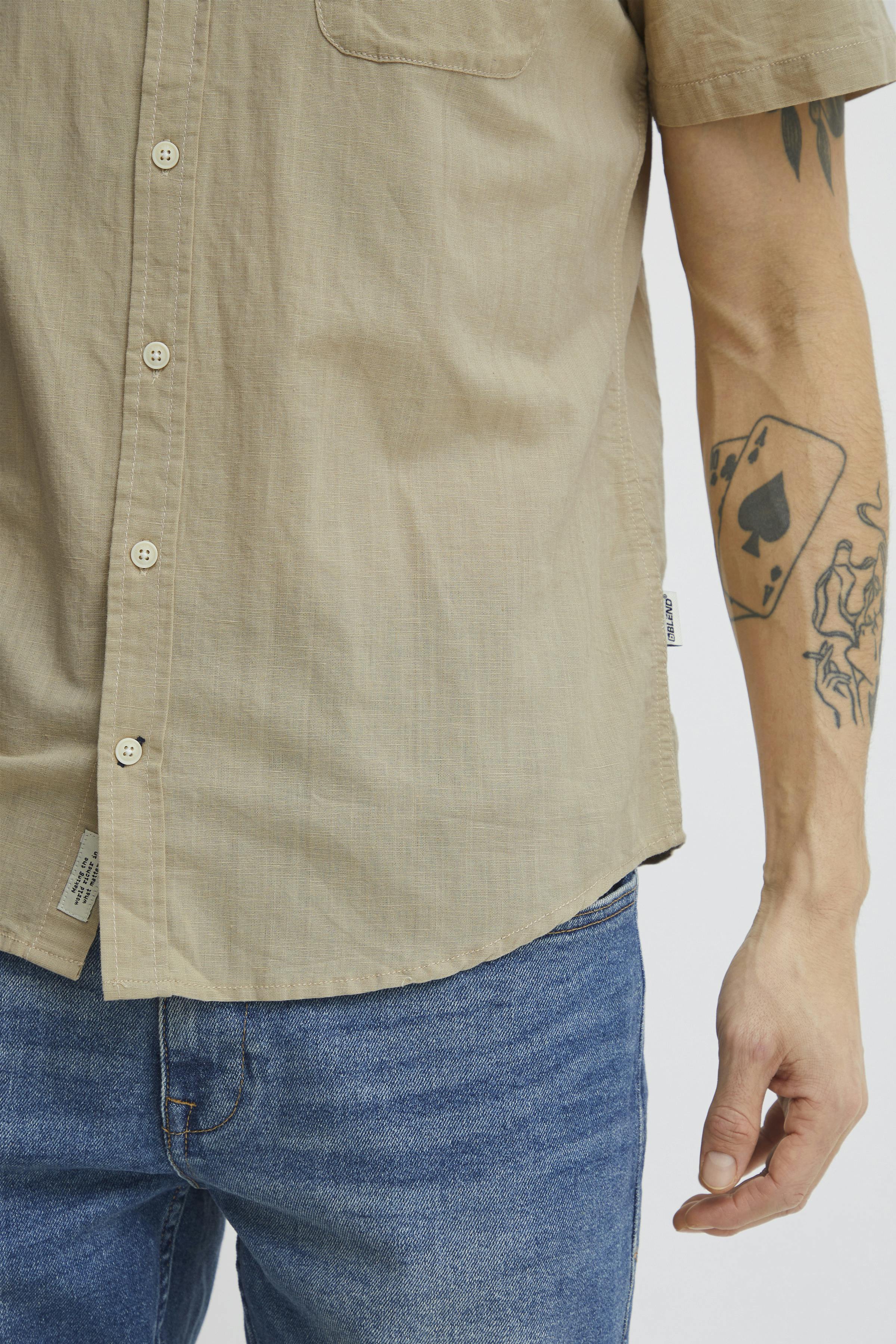 Short sleeved shirt LOOKBOOK DETAIL 20715458-161104