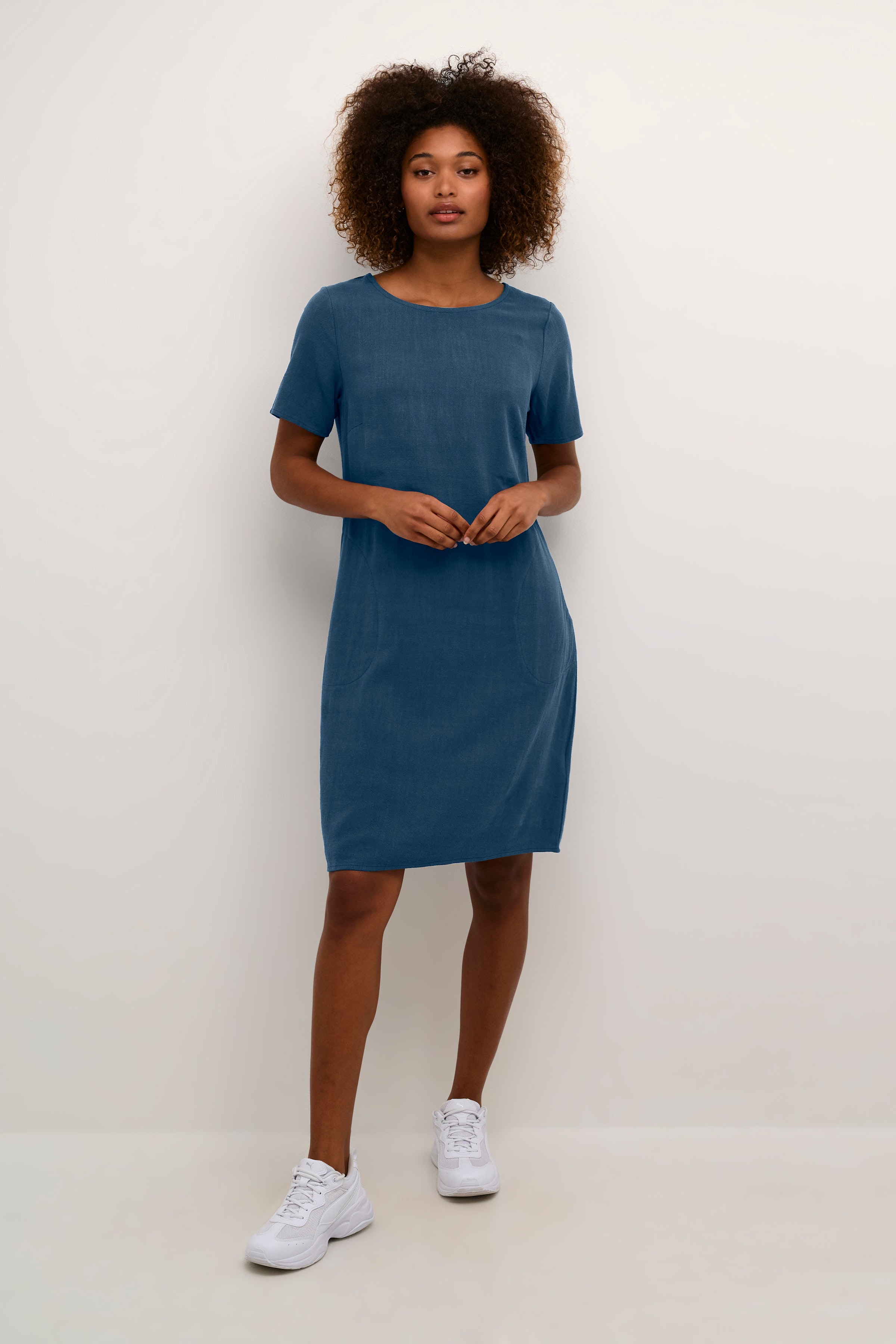 KAliny Kleid LOOKBOOK FRONT 10505731-194128