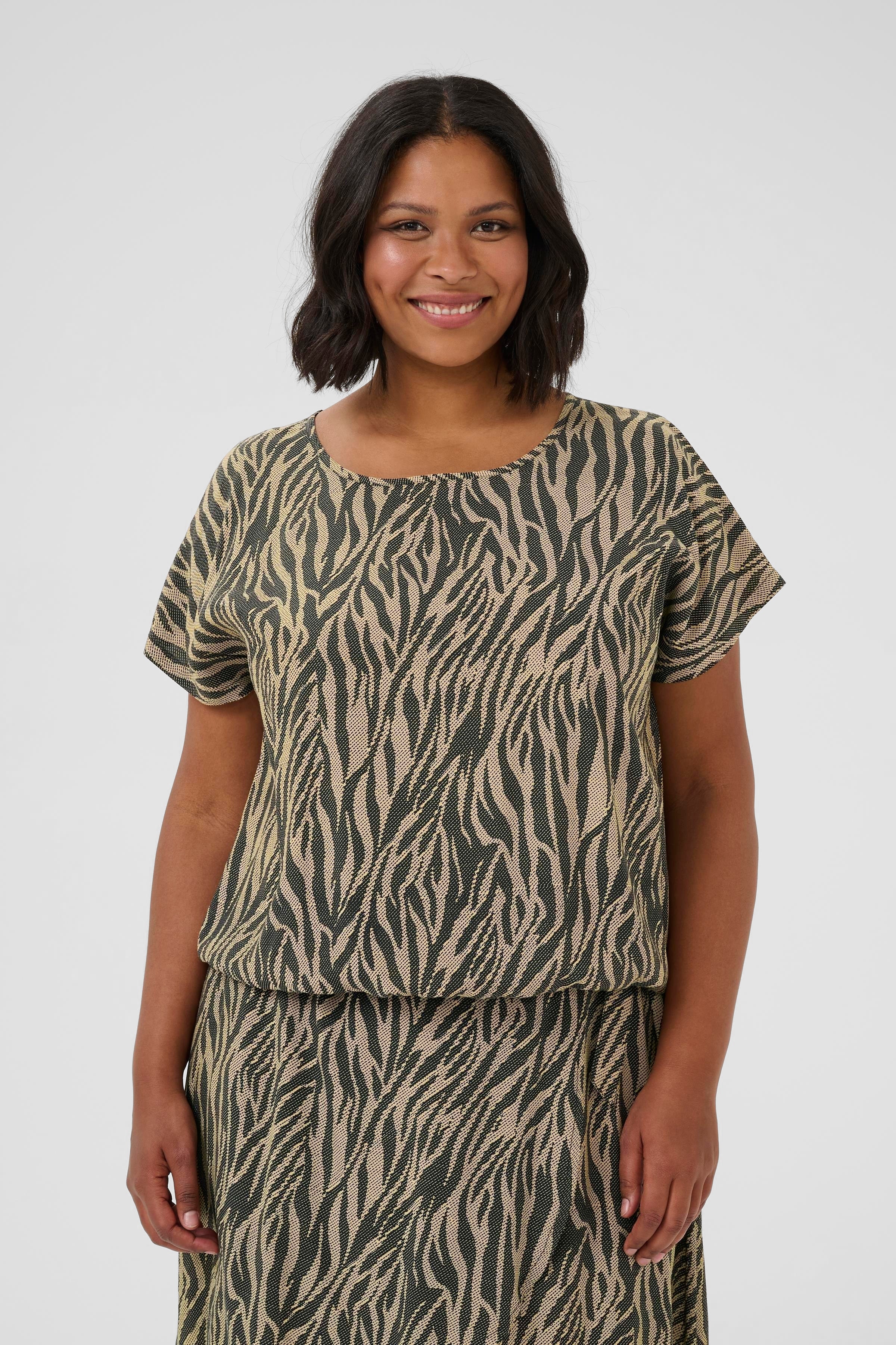 KCmaren Blus LOOKBOOK FRONT 10583404-107719