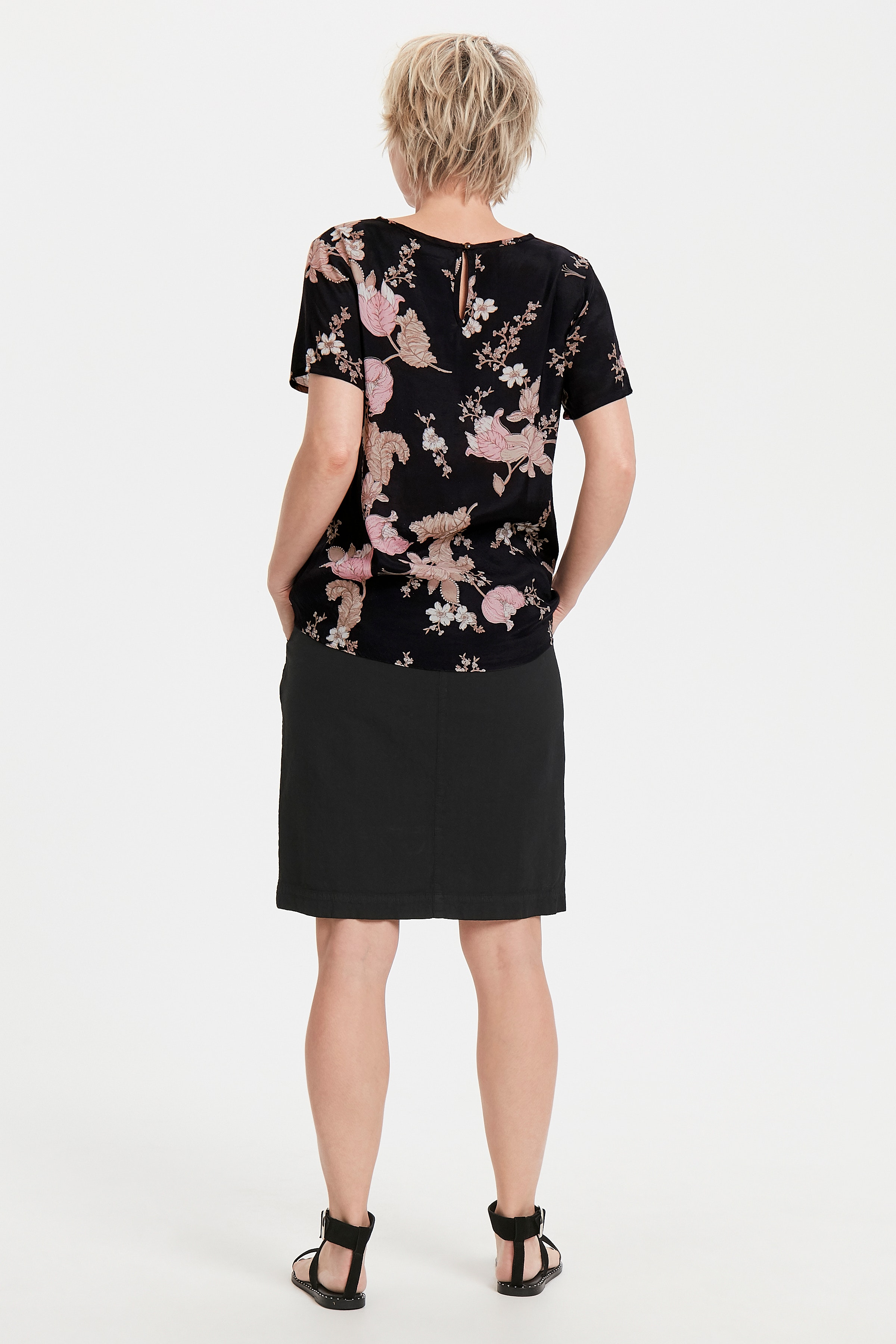 Kurzarm-Bluse
 LOOKBOOK BACK 10503135-50600
