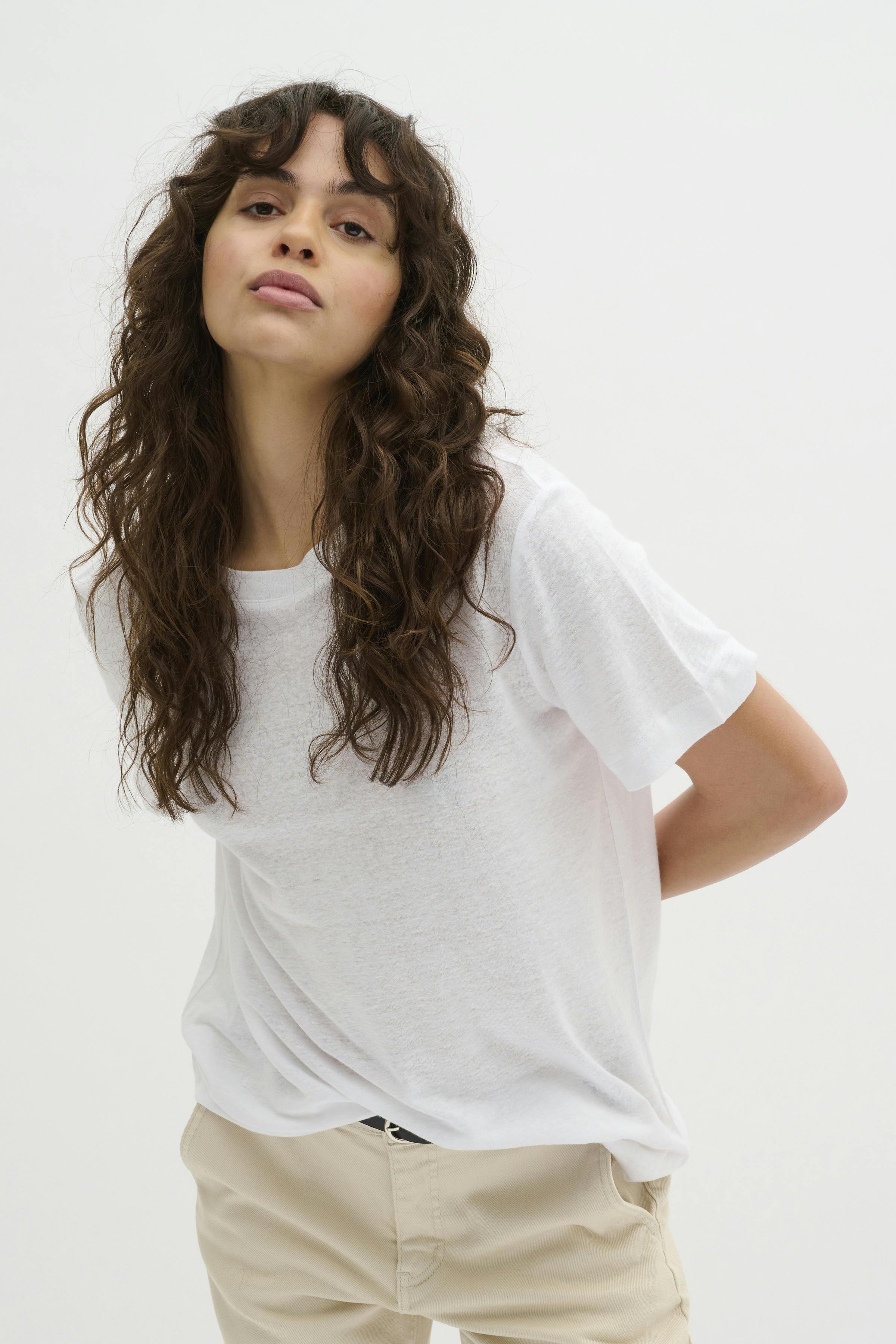 LisaMW Linen T-shirt LOOKBOOK FRONT 10704762-110601