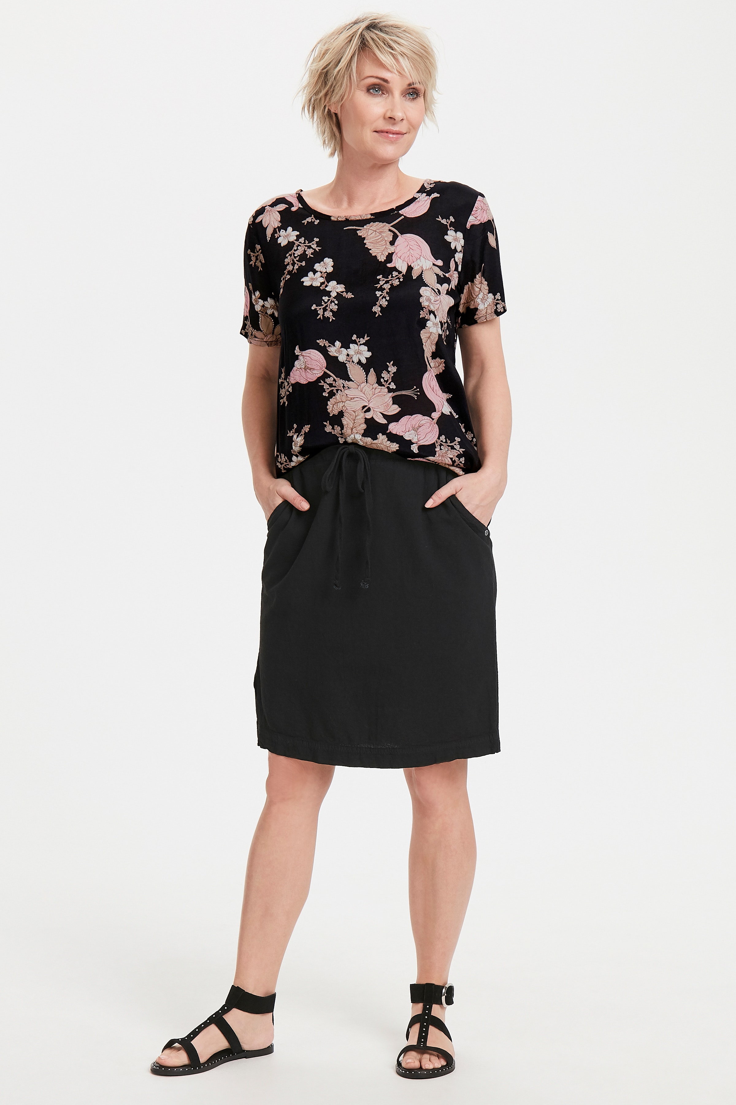 Kurzarm-Bluse
 LOOKBOOK FRONT 10503135-50600