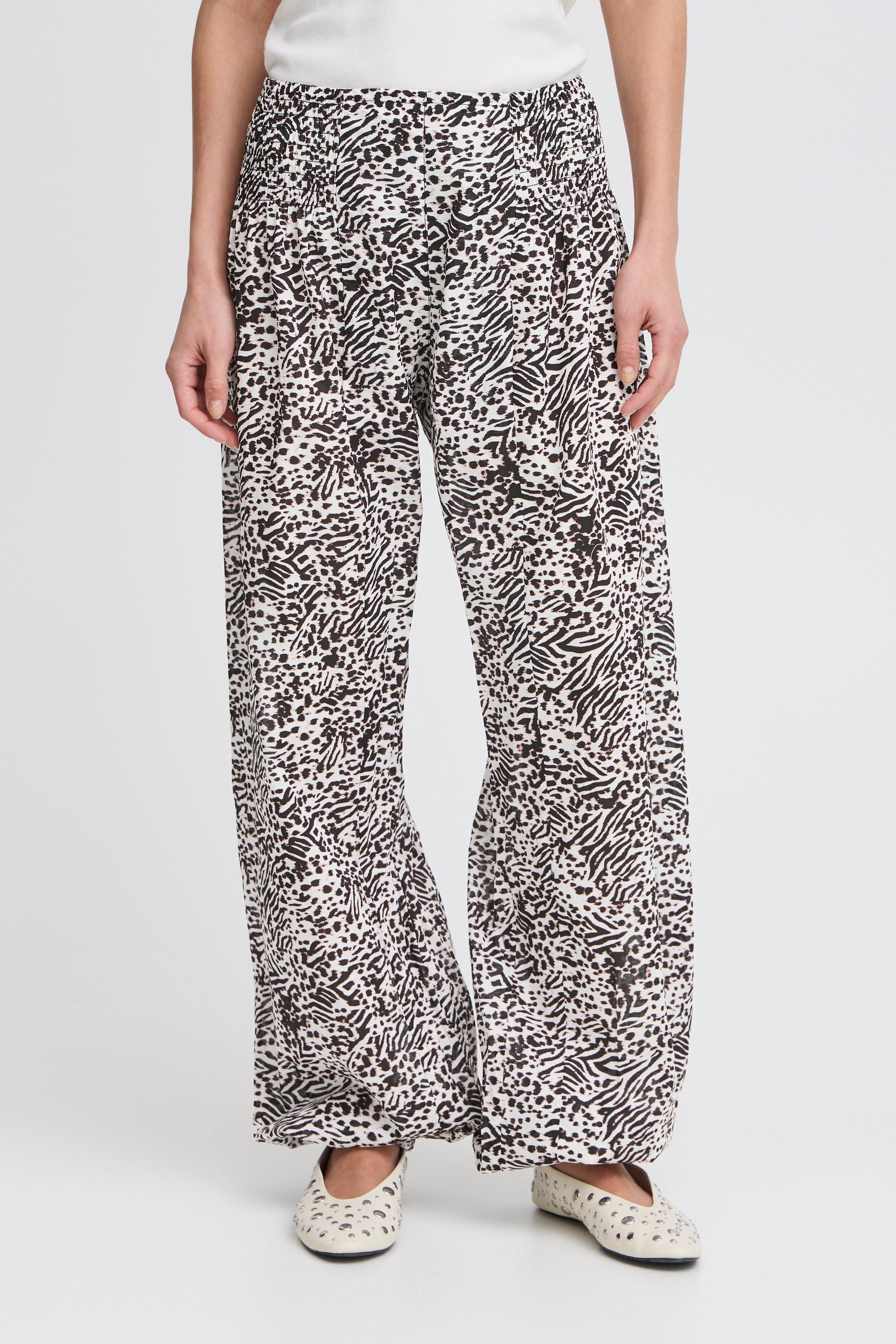 PZJILL Byxor LOOKBOOK FRONT 50200338-204876
