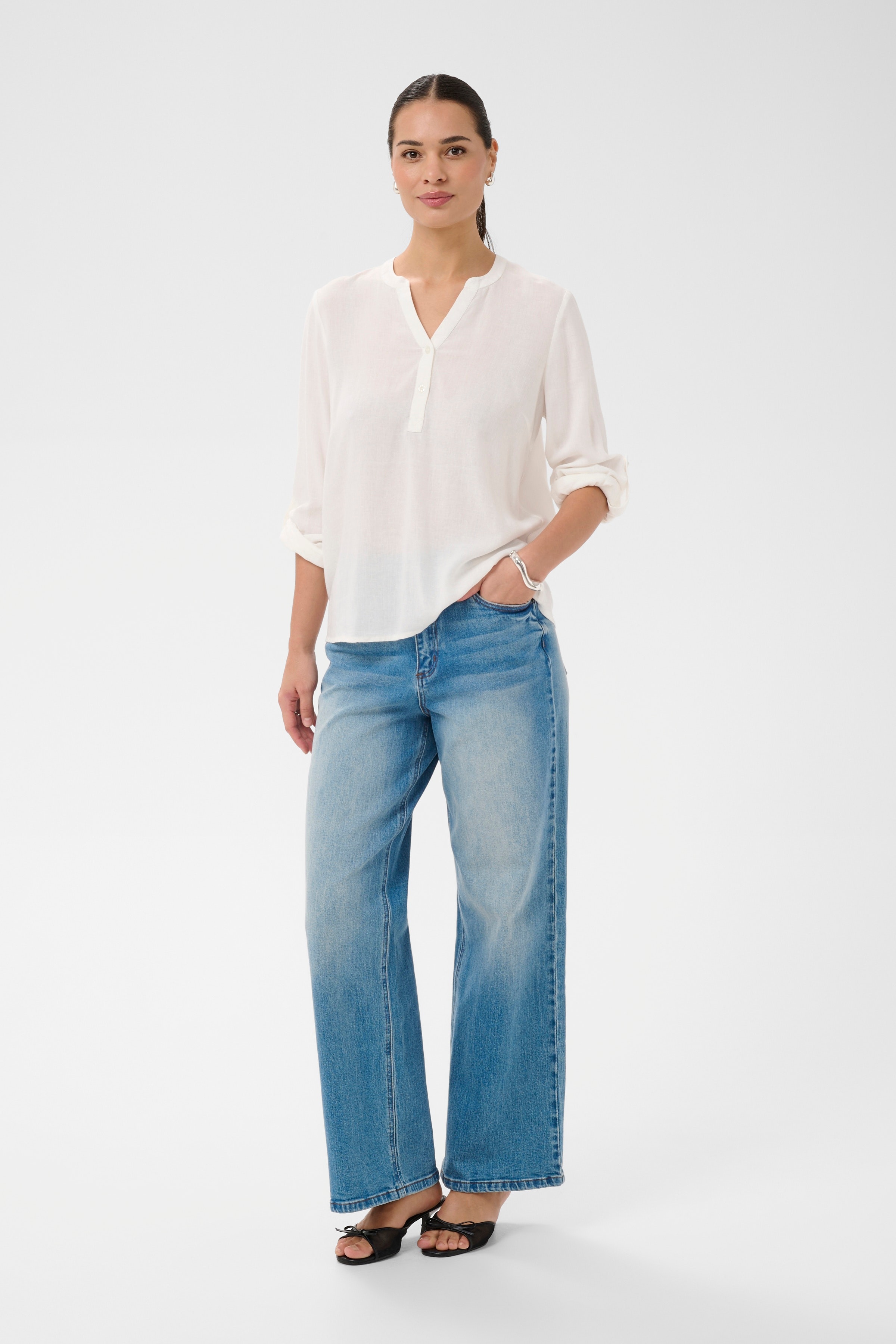 KAmilia Bluse LOOKBOOK FRONT 10508313-110602