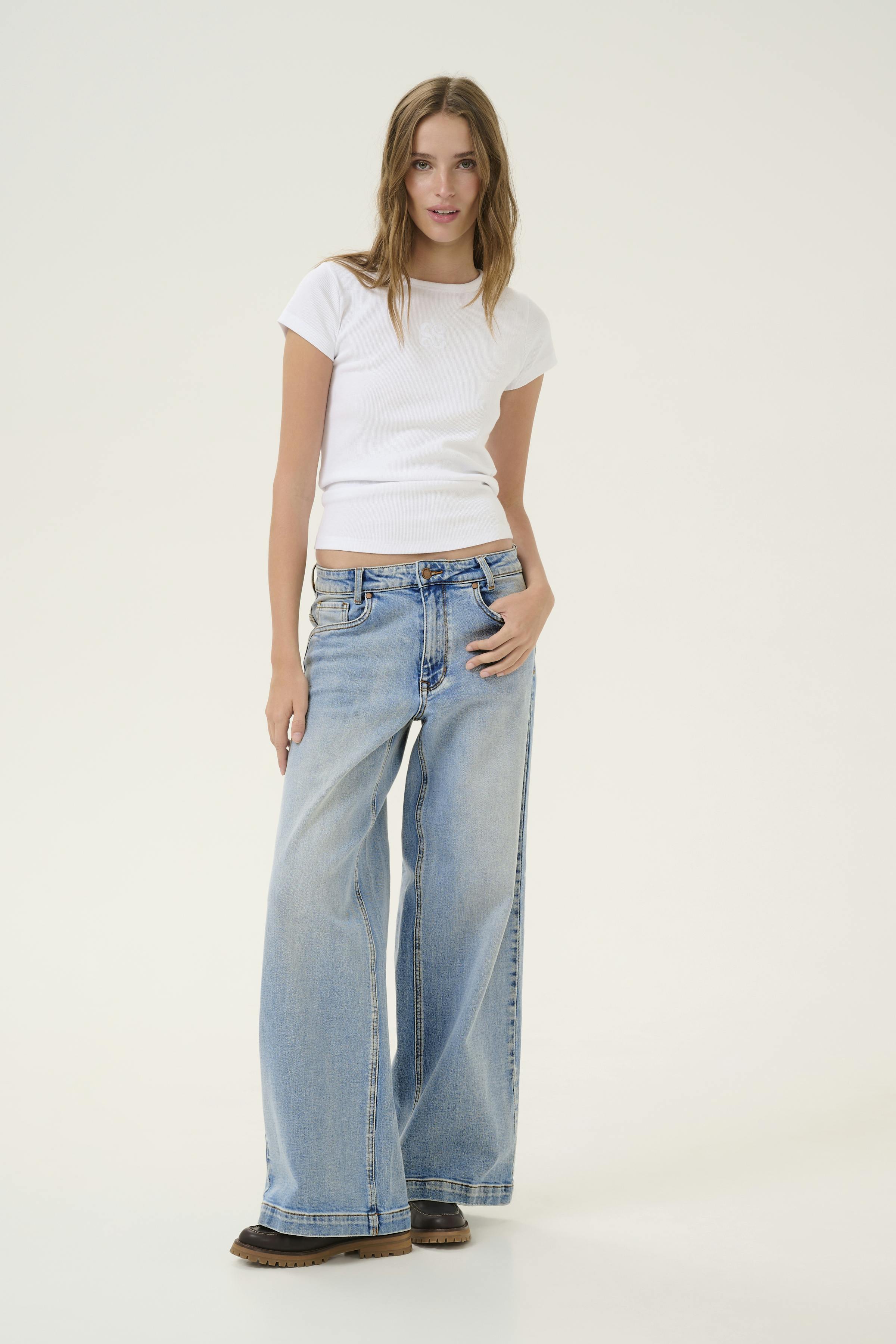 DangoMW Jeans LOOKBOOK FRONT 10704622-100046