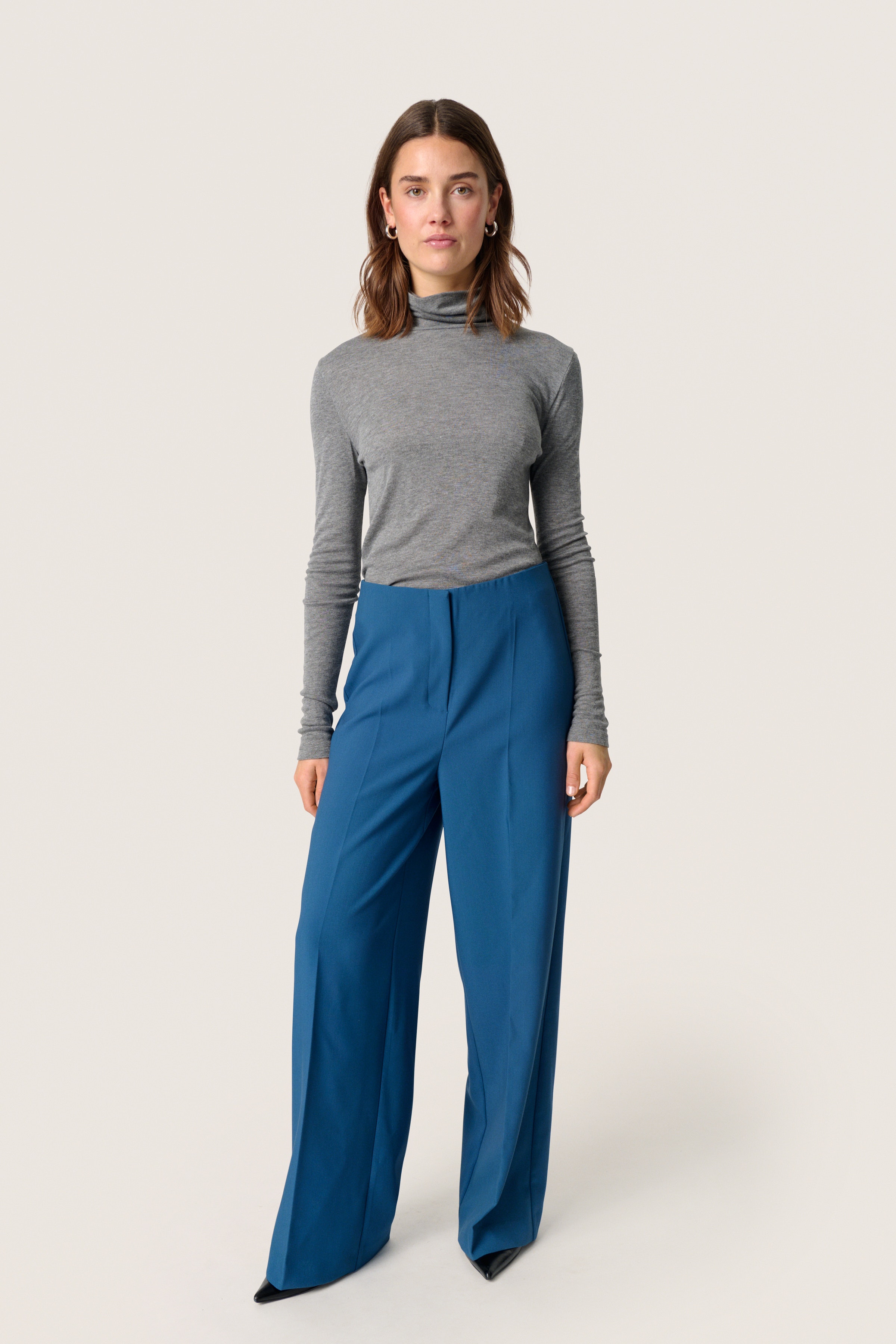 SLCorinne Wide Hose LOOKBOOK FRONT 30407228-194026