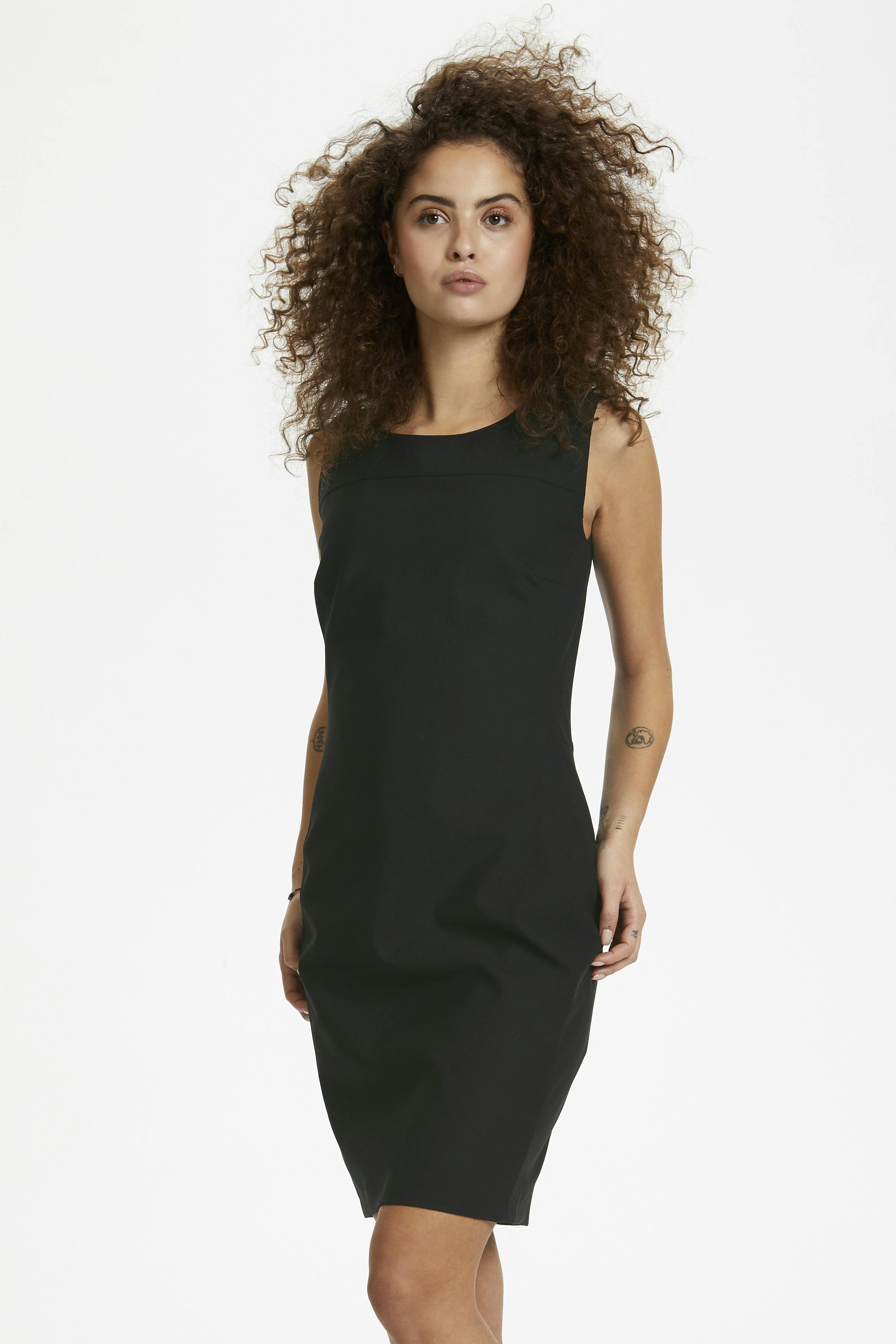 Sydney Dress LOOKBOOK FRONT 10102004-40999