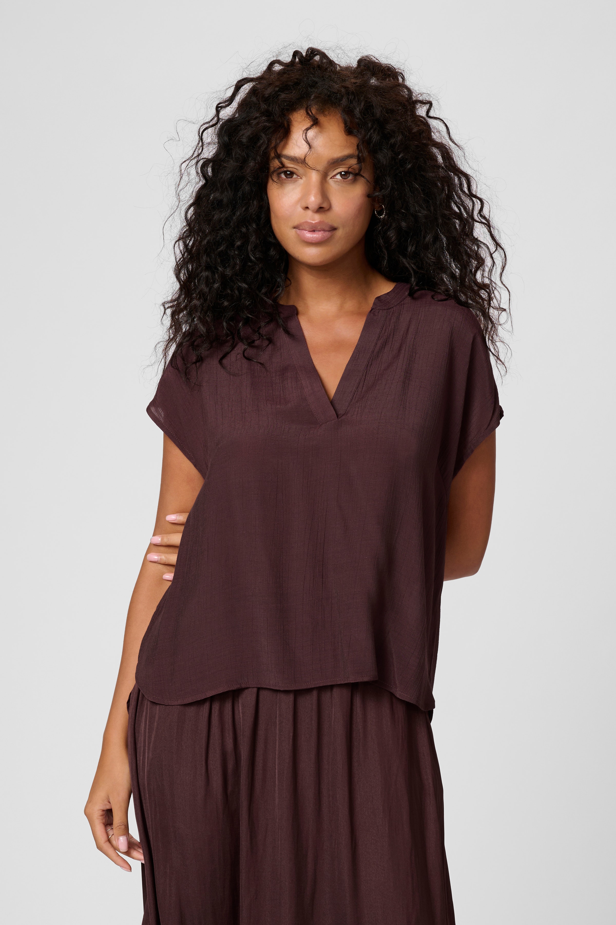 KAanja Bluse LOOKBOOK FRONT 10510118-191619