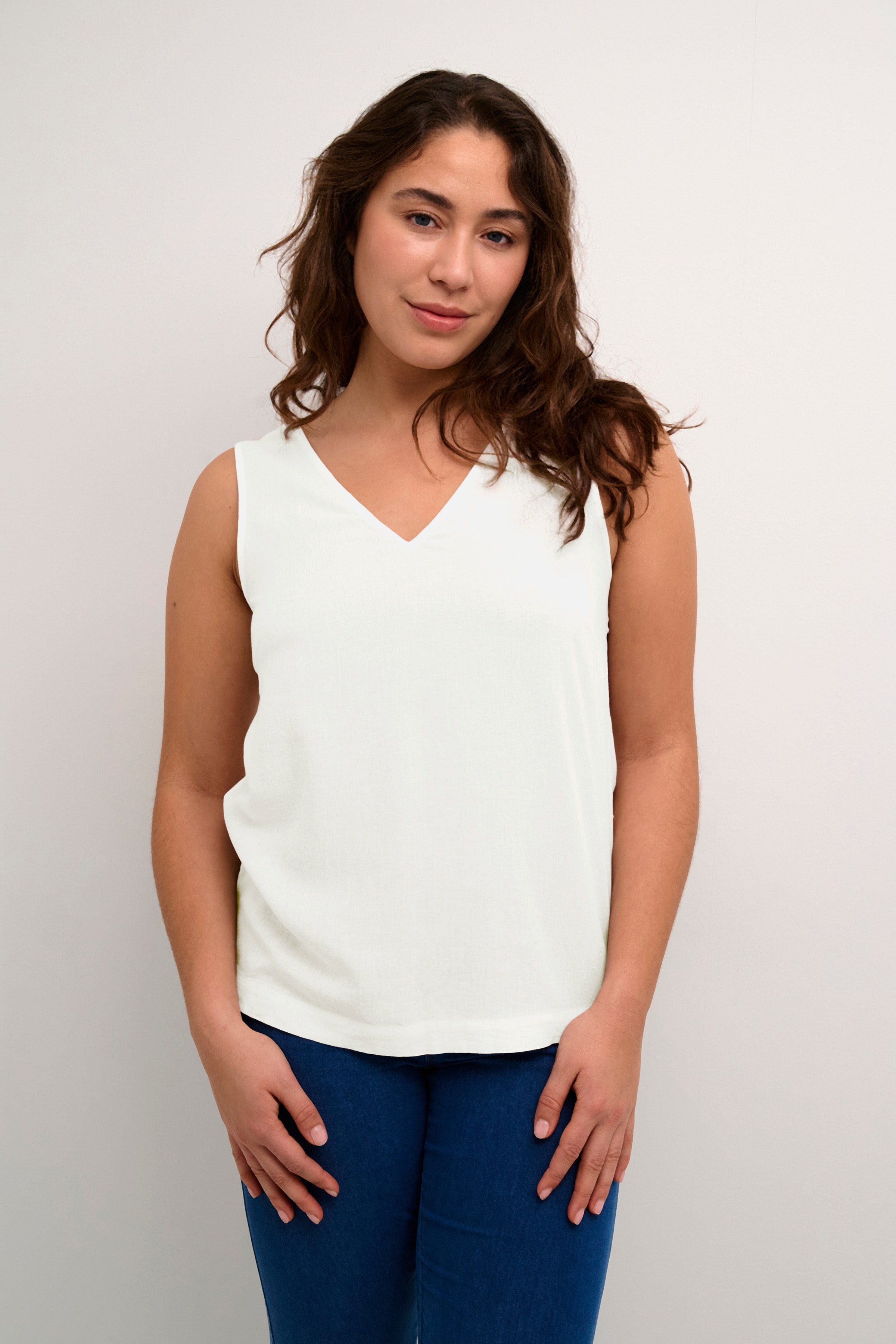 KAmilia Lin Top LOOKBOOK FRONT 10508426-110602