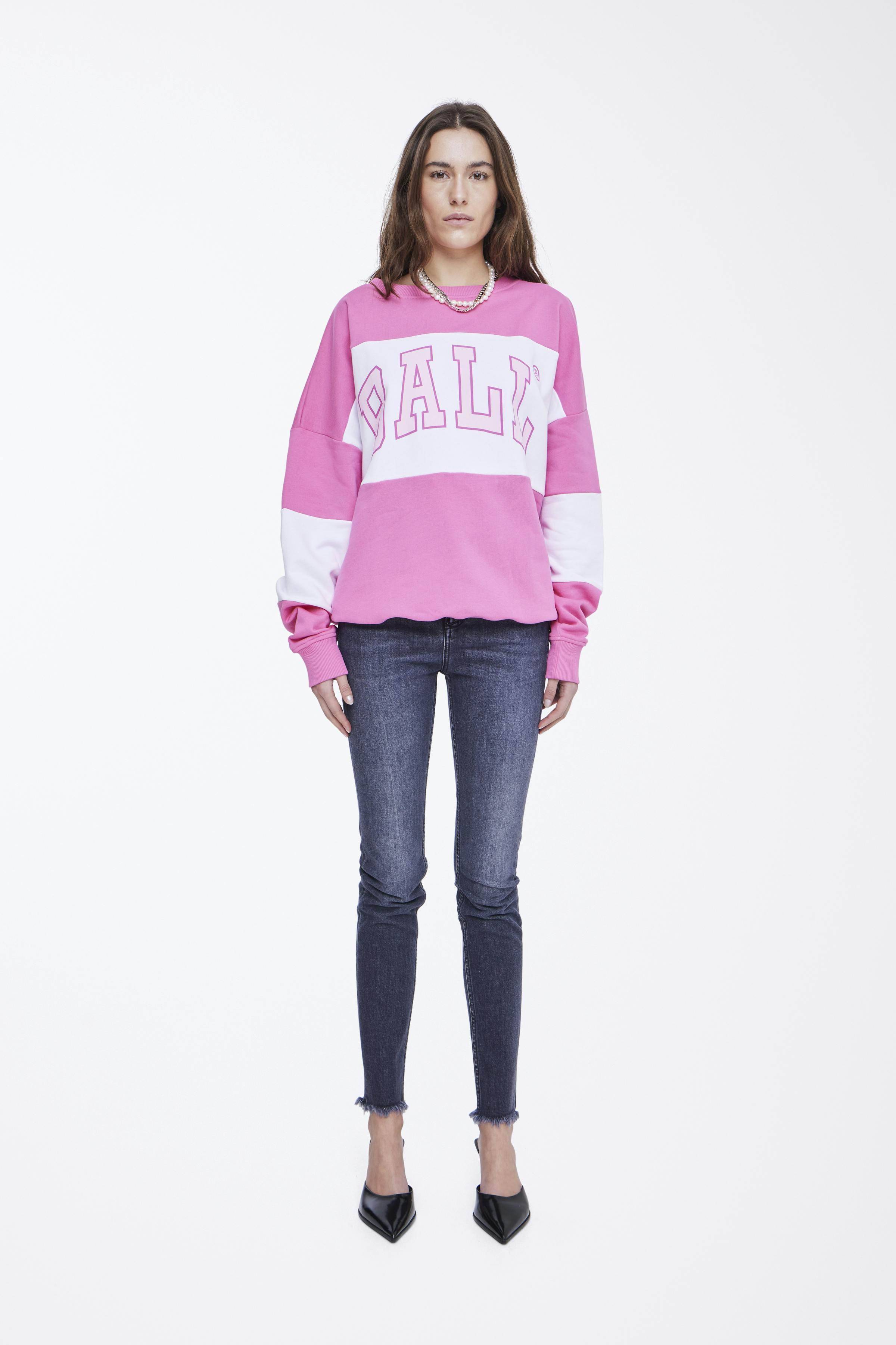 J. ROBINSON SWEATSHIRT LOOKBOOK FRONT 50400046-171928