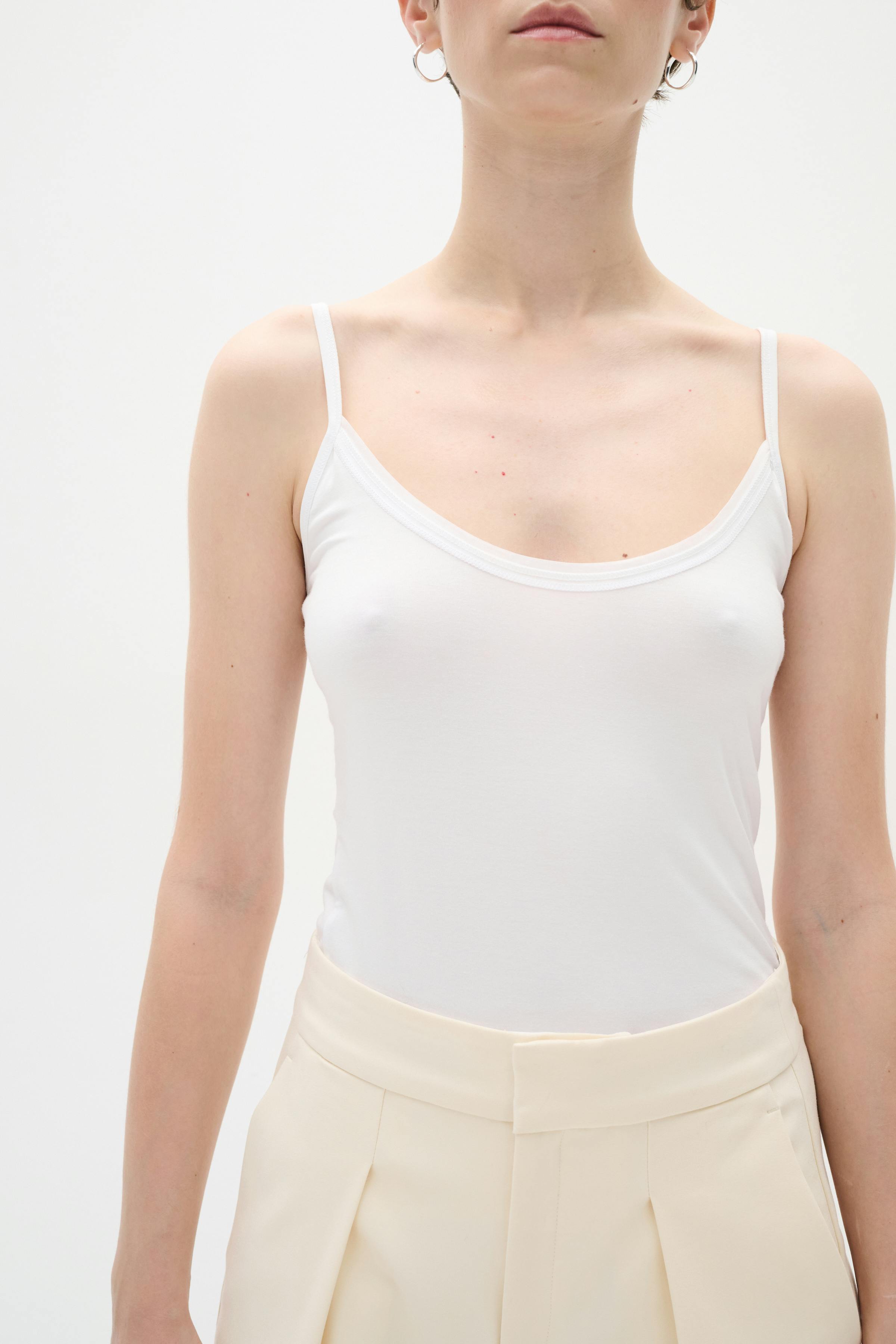 Finesse Top LOOKBOOK DETAIL 30100292-10090