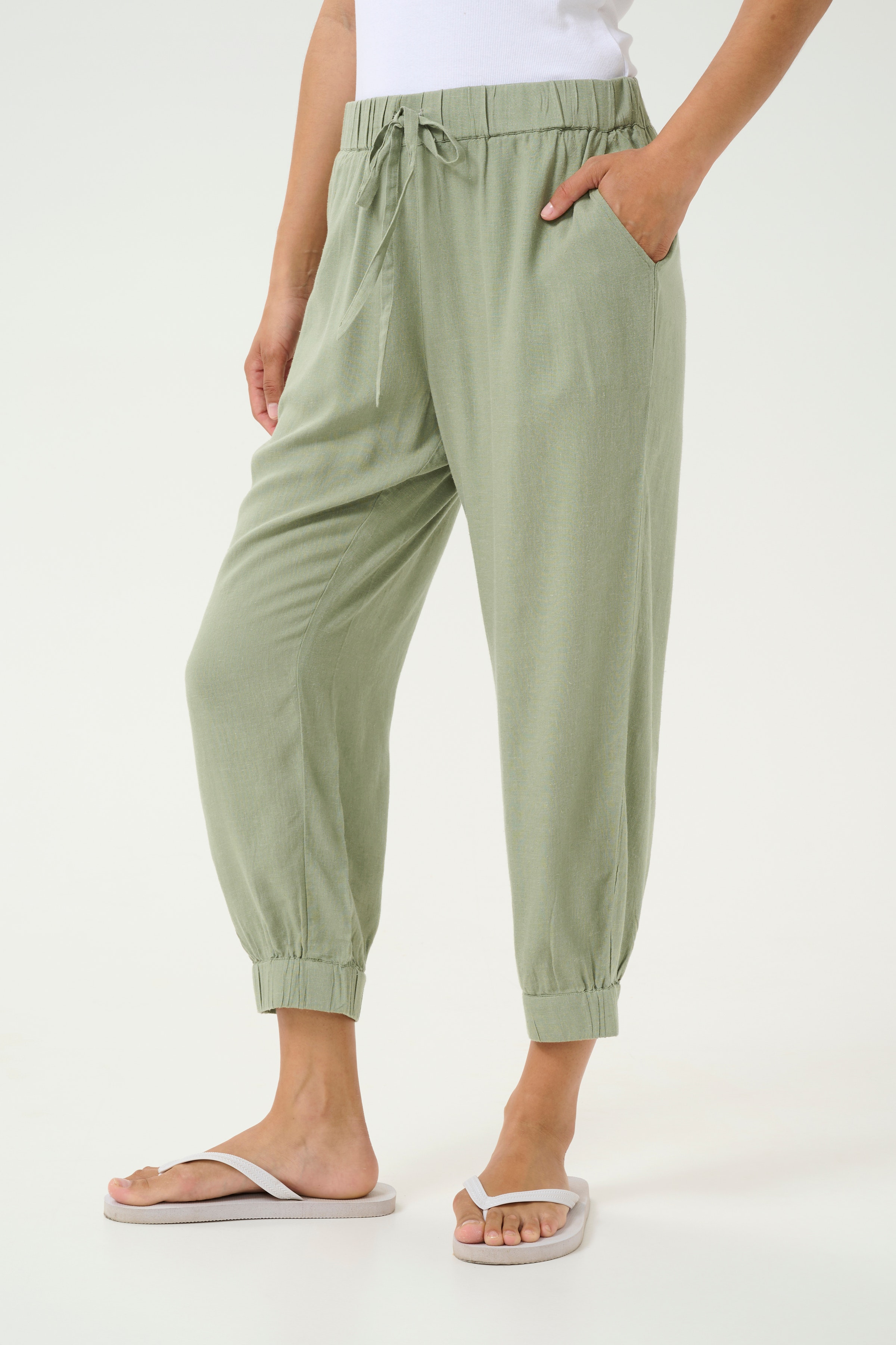 KAmilia Lin Bukser LOOKBOOK FRONT 10509669-170115