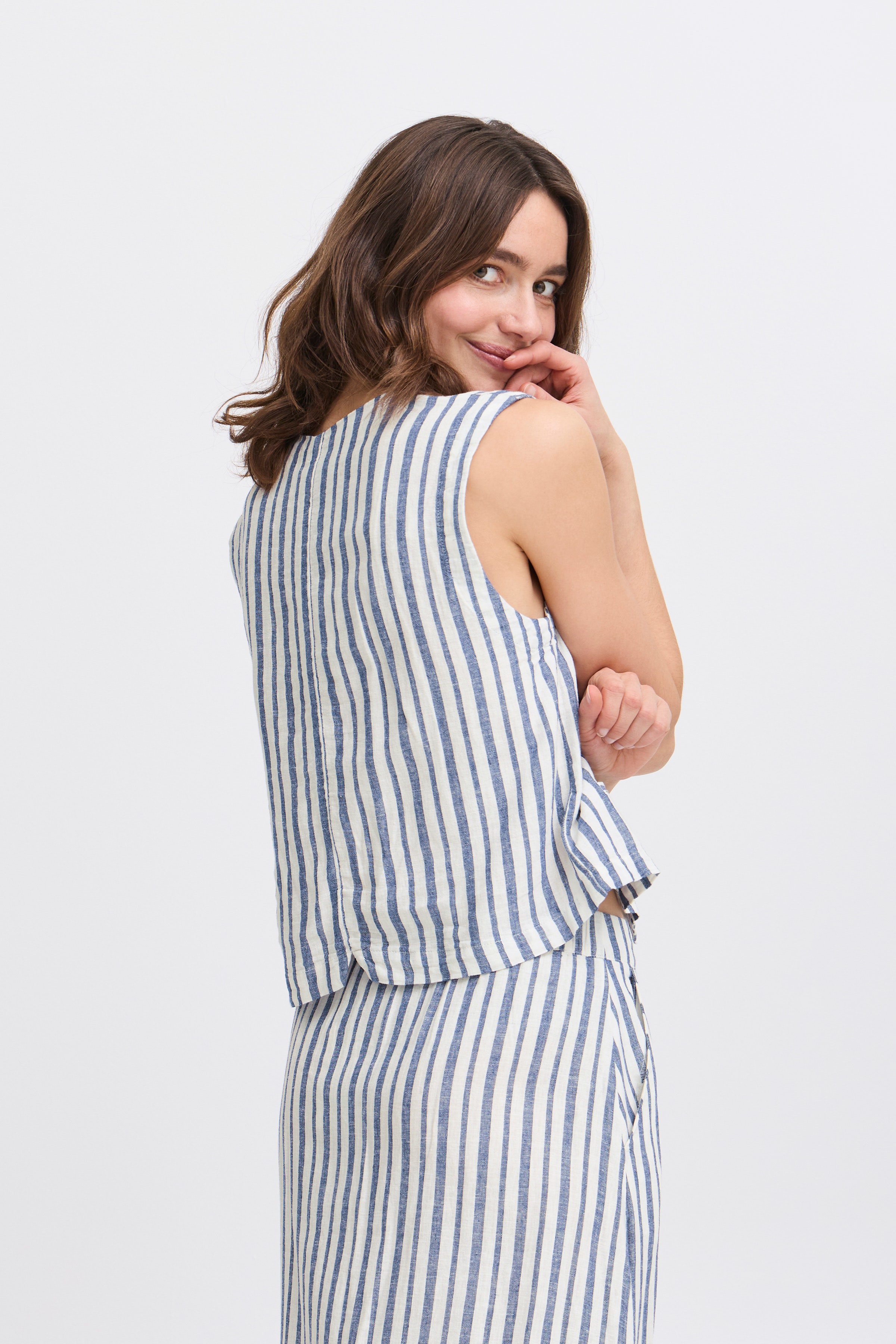 BYFALAKKA Waistcoat LOOKBOOK BACK 20816601-204548