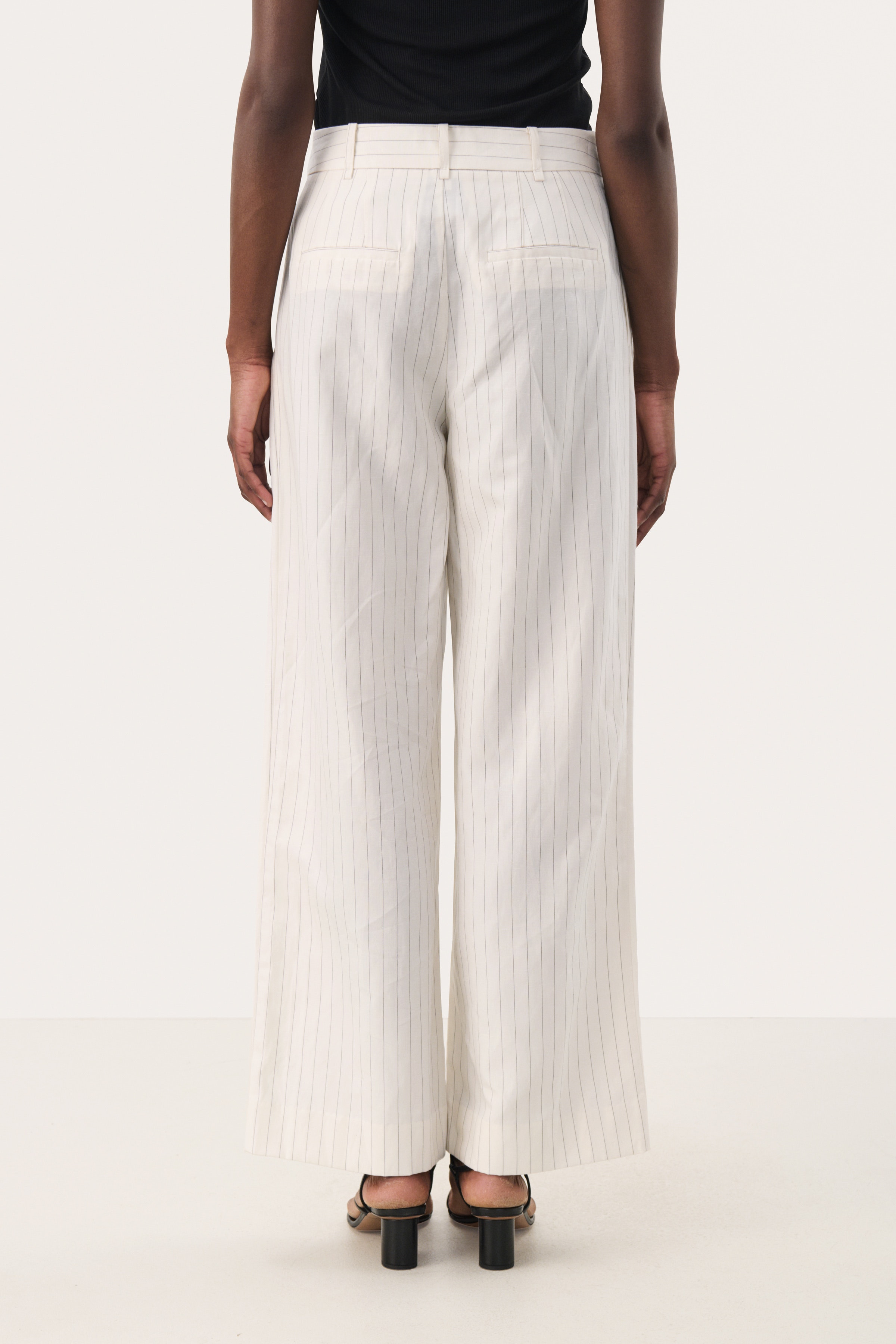 RabiaPW Byxor LOOKBOOK BACK 30309595-303910