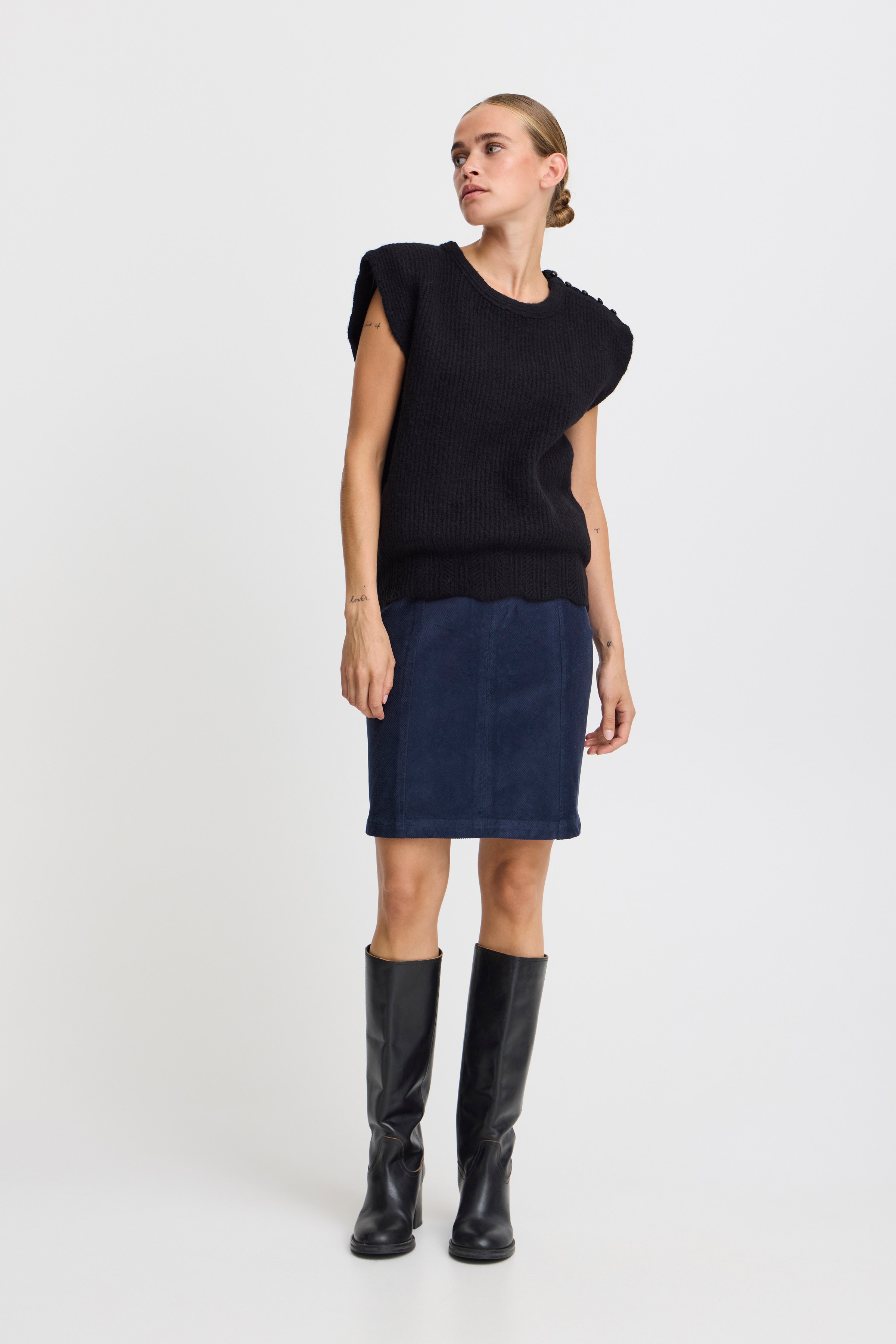 IHPOVOKE Strikket vest LOOKBOOK FRONT 20121931-194008