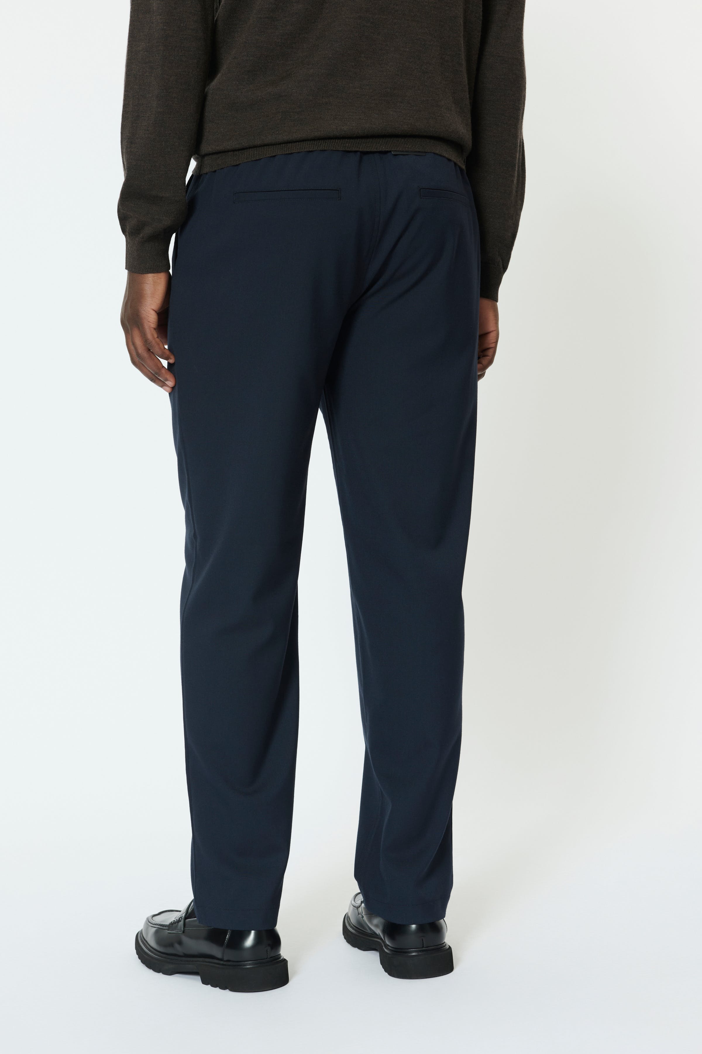 MAhart Bukser LOOKBOOK BACK 30208992-194011