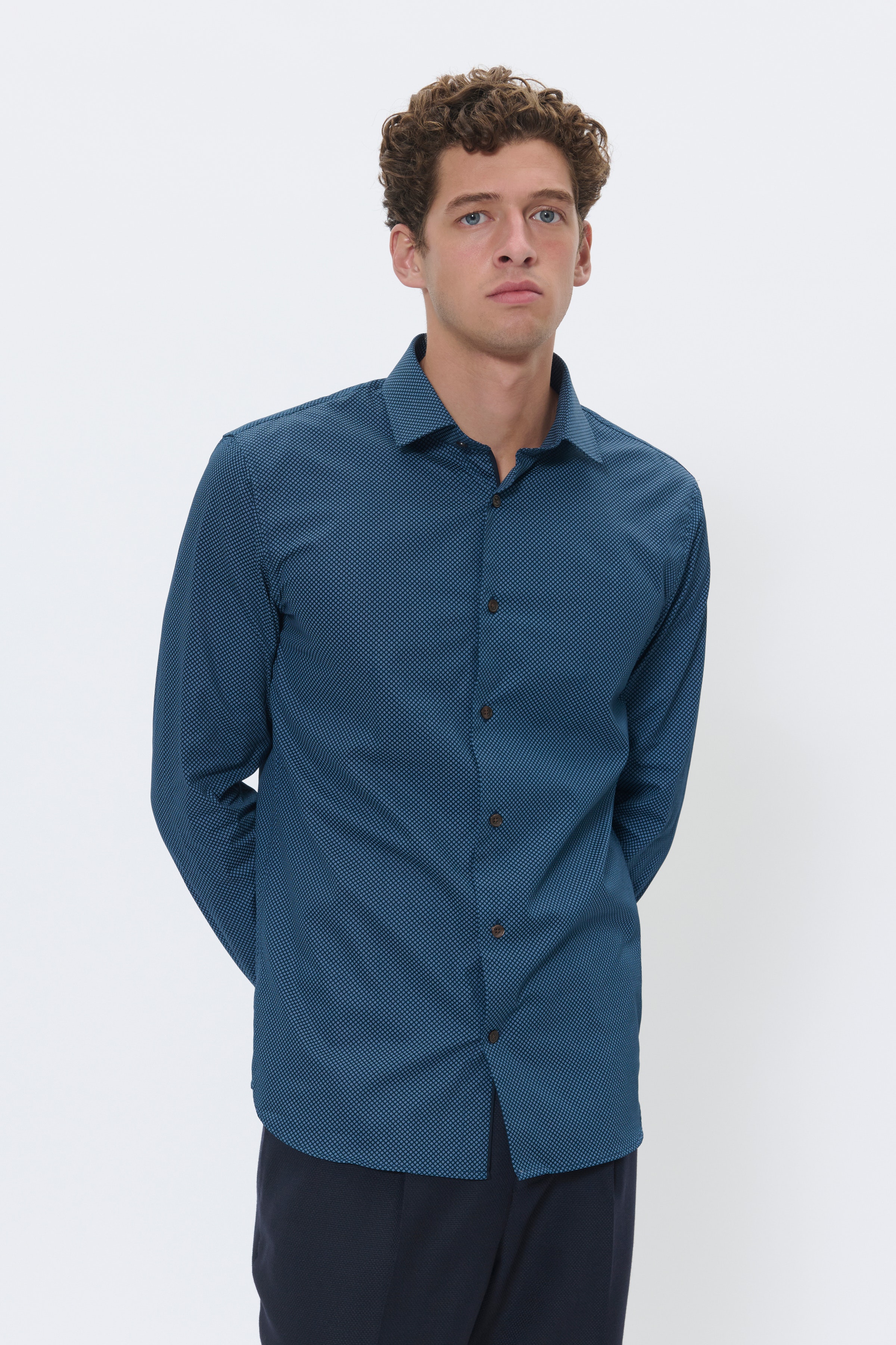 MAtrostol Skjorta LOOKBOOK FRONT 30208519-194011