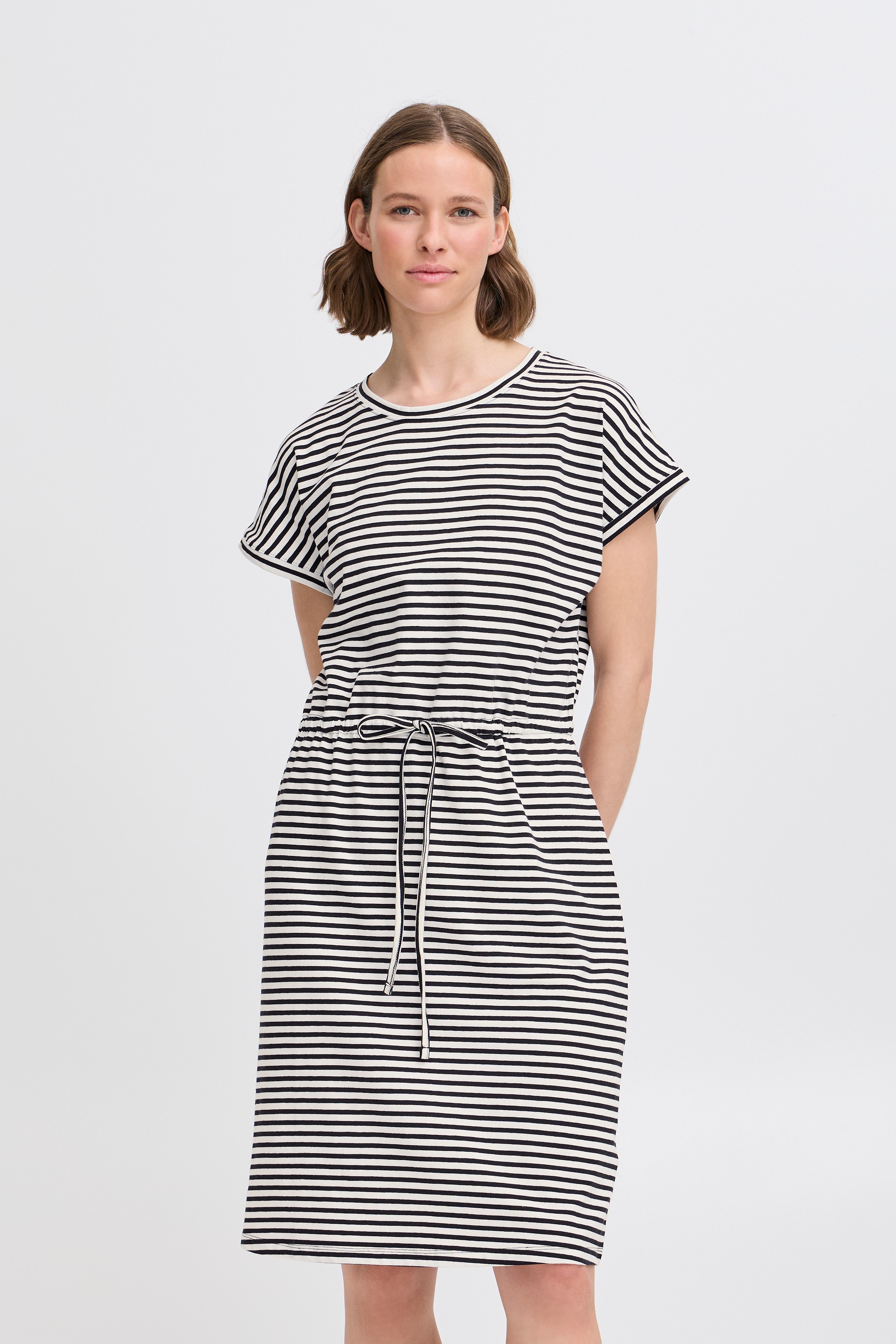 BYPANDINNA Klänning LOOKBOOK FRONT 20816852-204753