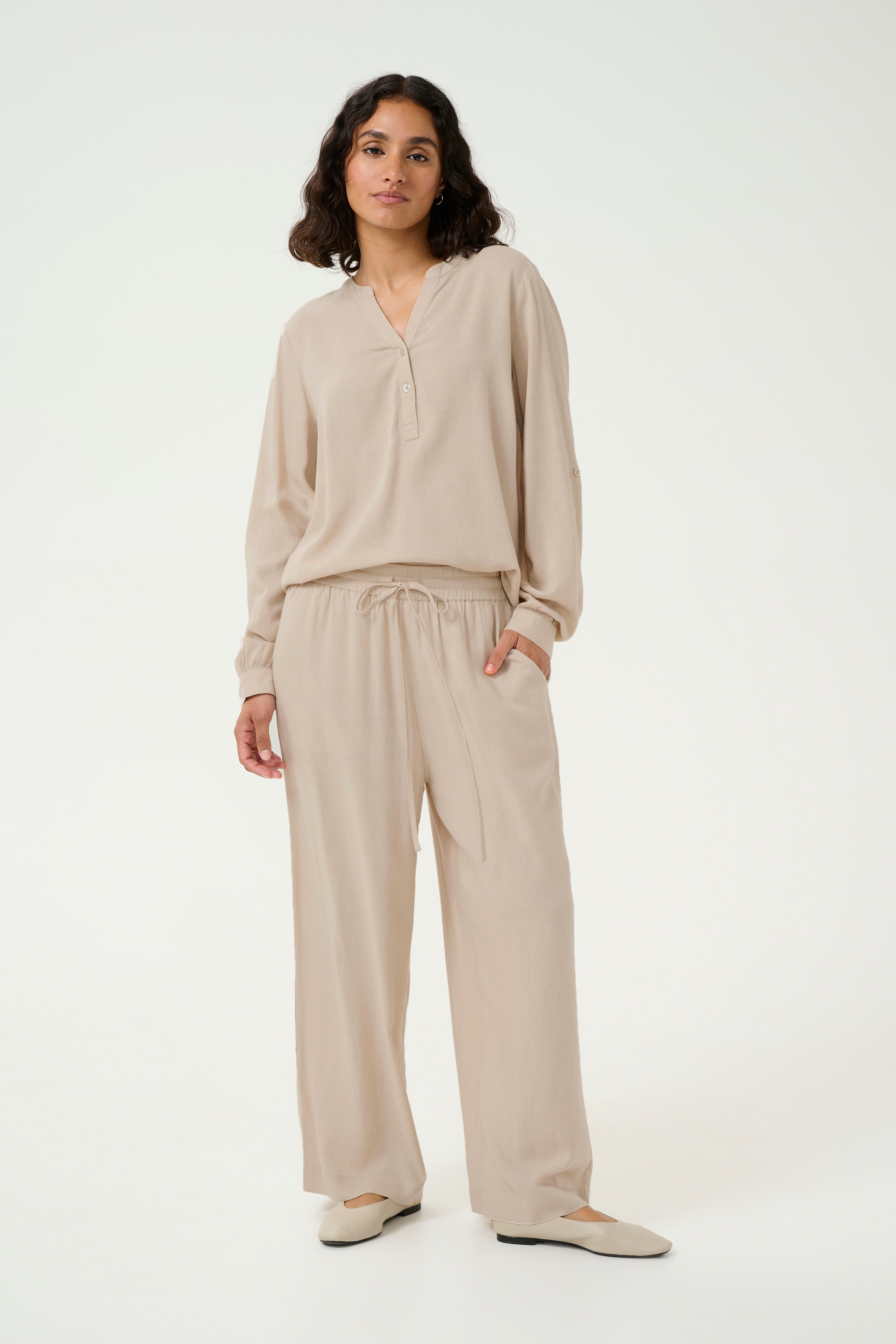 KAmilia Byxor LOOKBOOK FRONT 10509666-151305