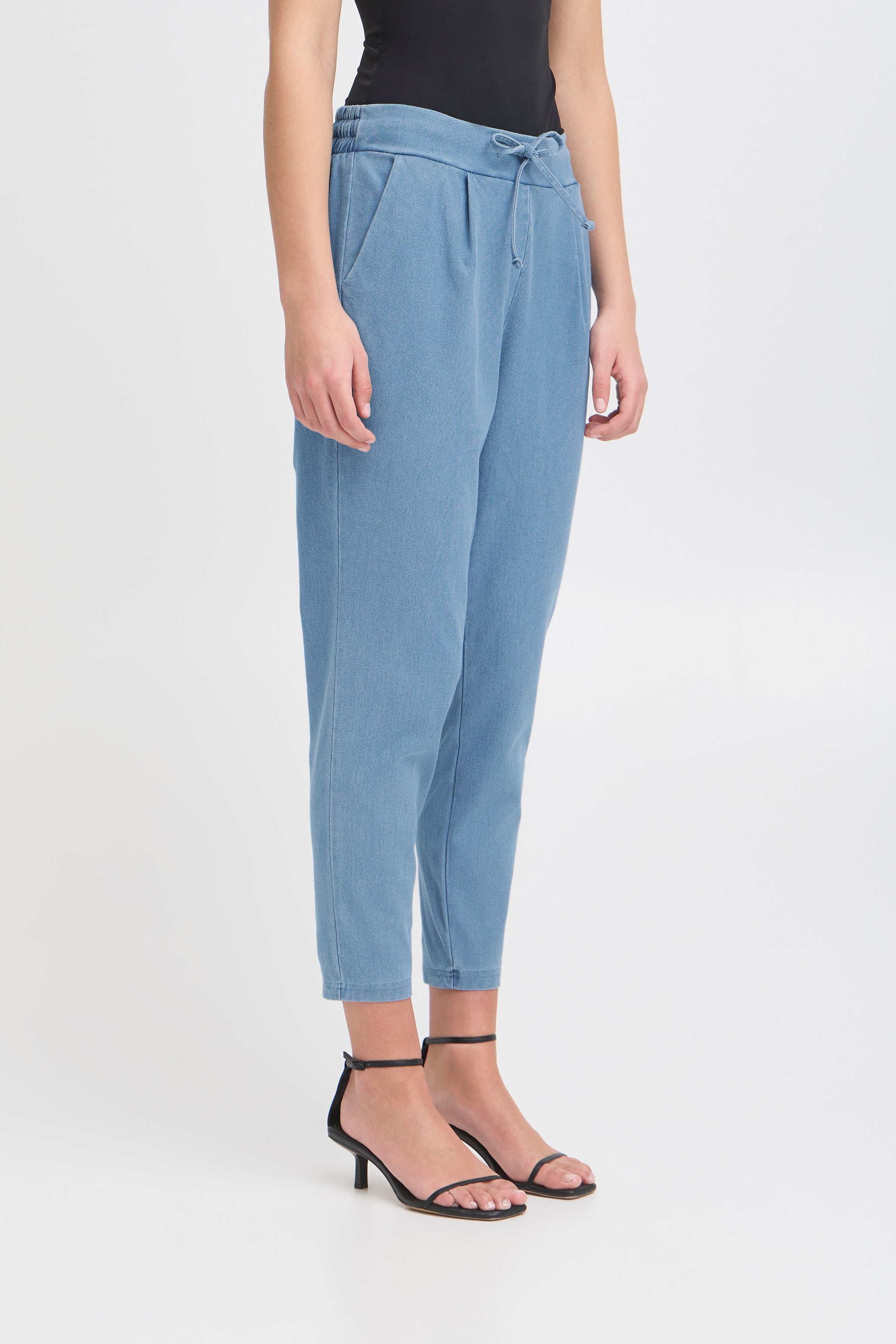 IHKATE Byxor LOOKBOOK FRONT 20123693-204711