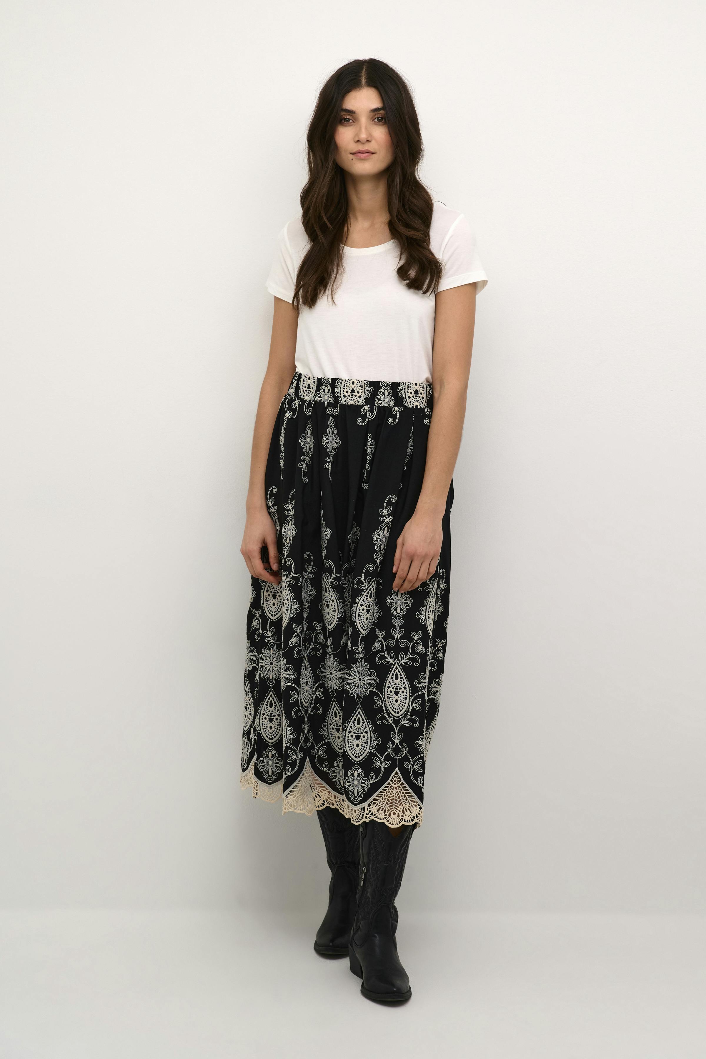 CUcreate Skirt with embroidery LOOKBOOK FRONT 50111034-500012