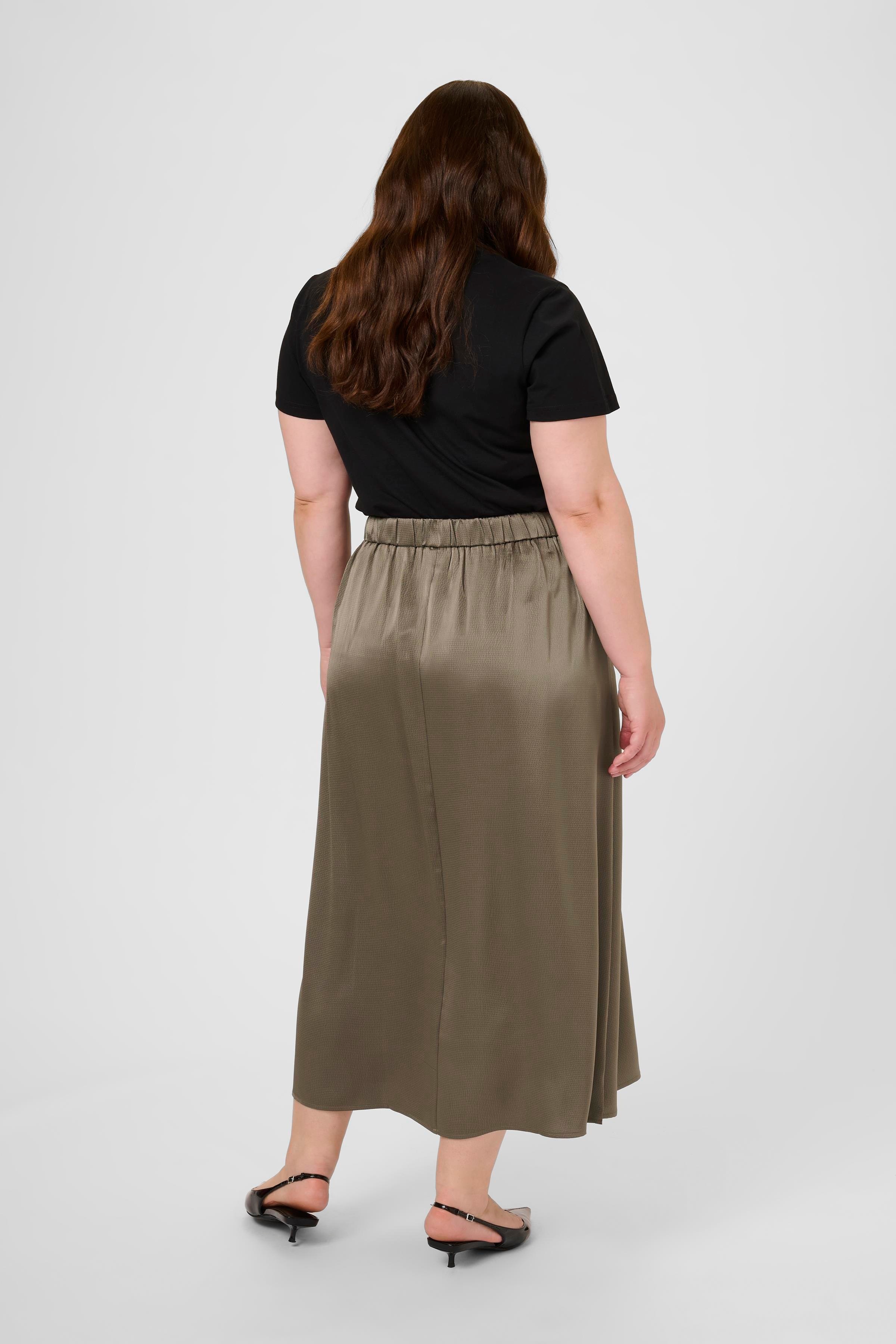 KCdina Skirt LOOKBOOK BACK 10582710-190808