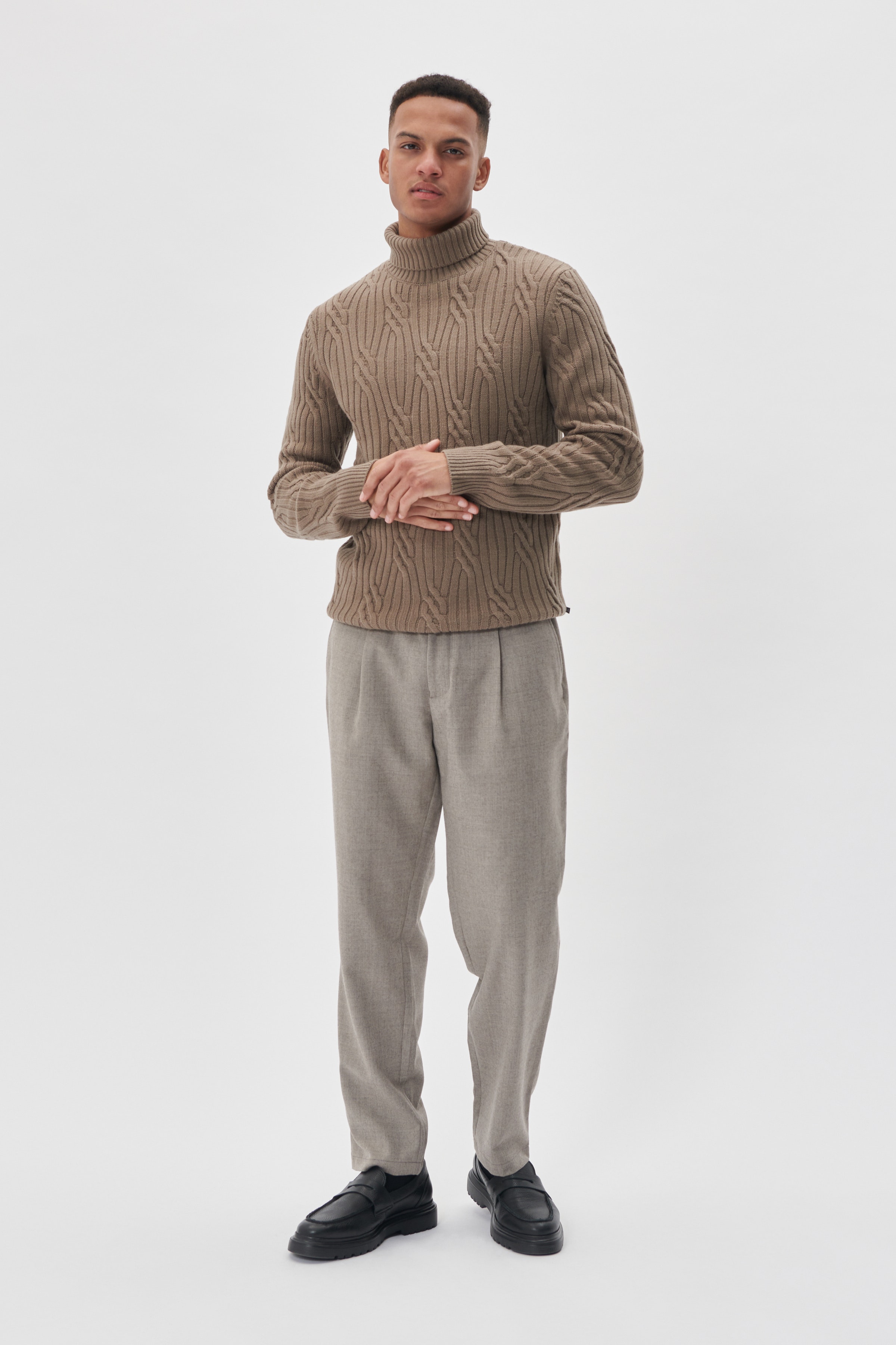 MAroll Pullover LOOKBOOK FRONT 30207484-181108