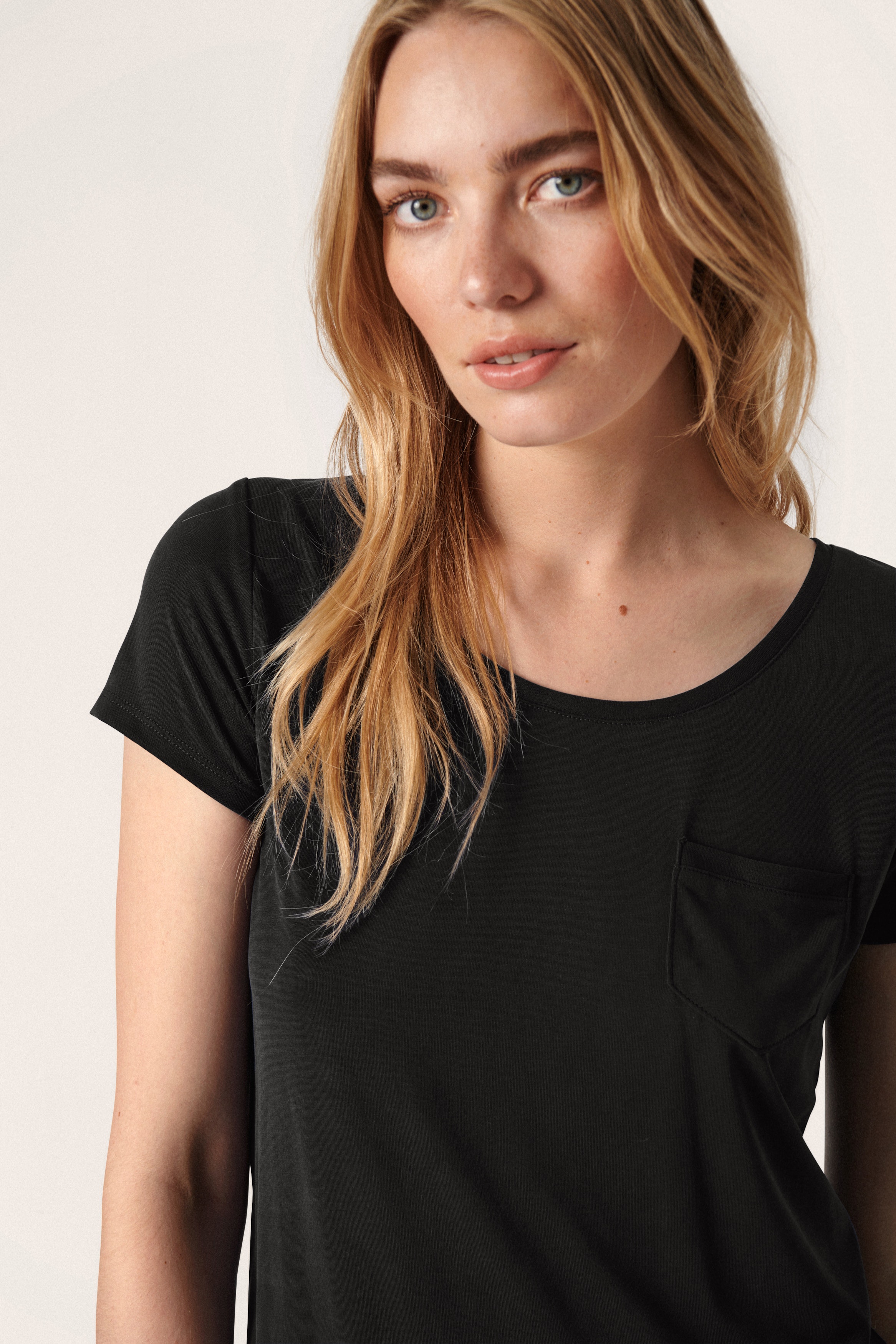 SLColumbine T-shirt LOOKBOOK DETAIL 30403959-40050