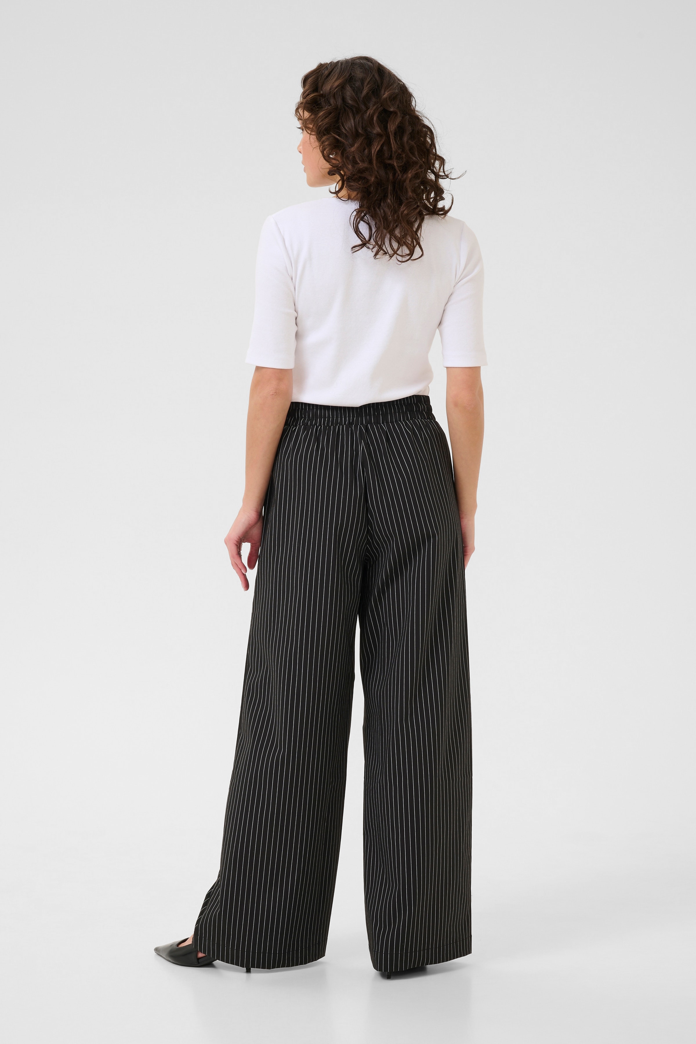KAeliana Bukser LOOKBOOK BACK 10510610-108244