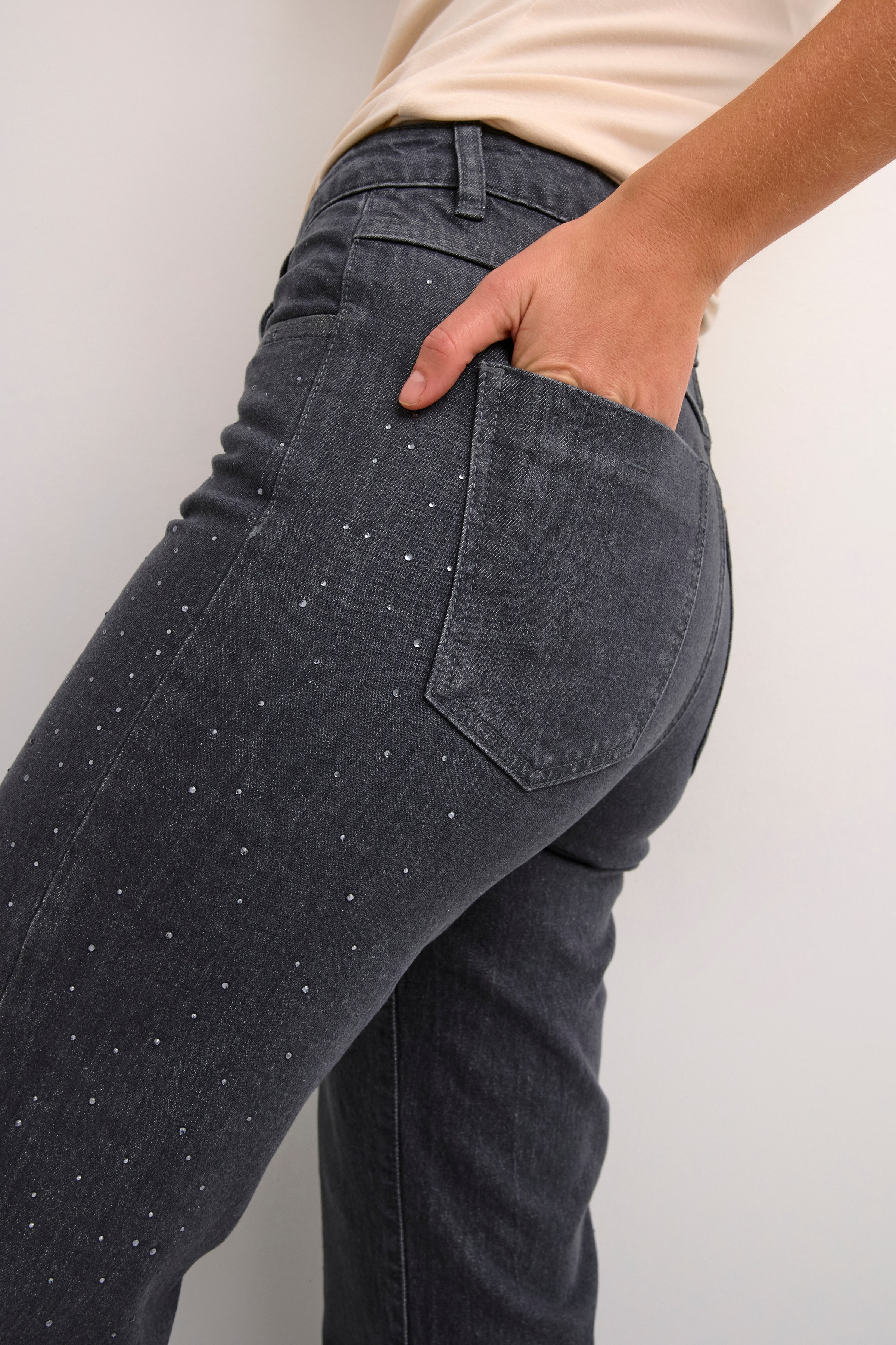 CUmira Jeans LOOKBOOK DETAIL 50111266-106753