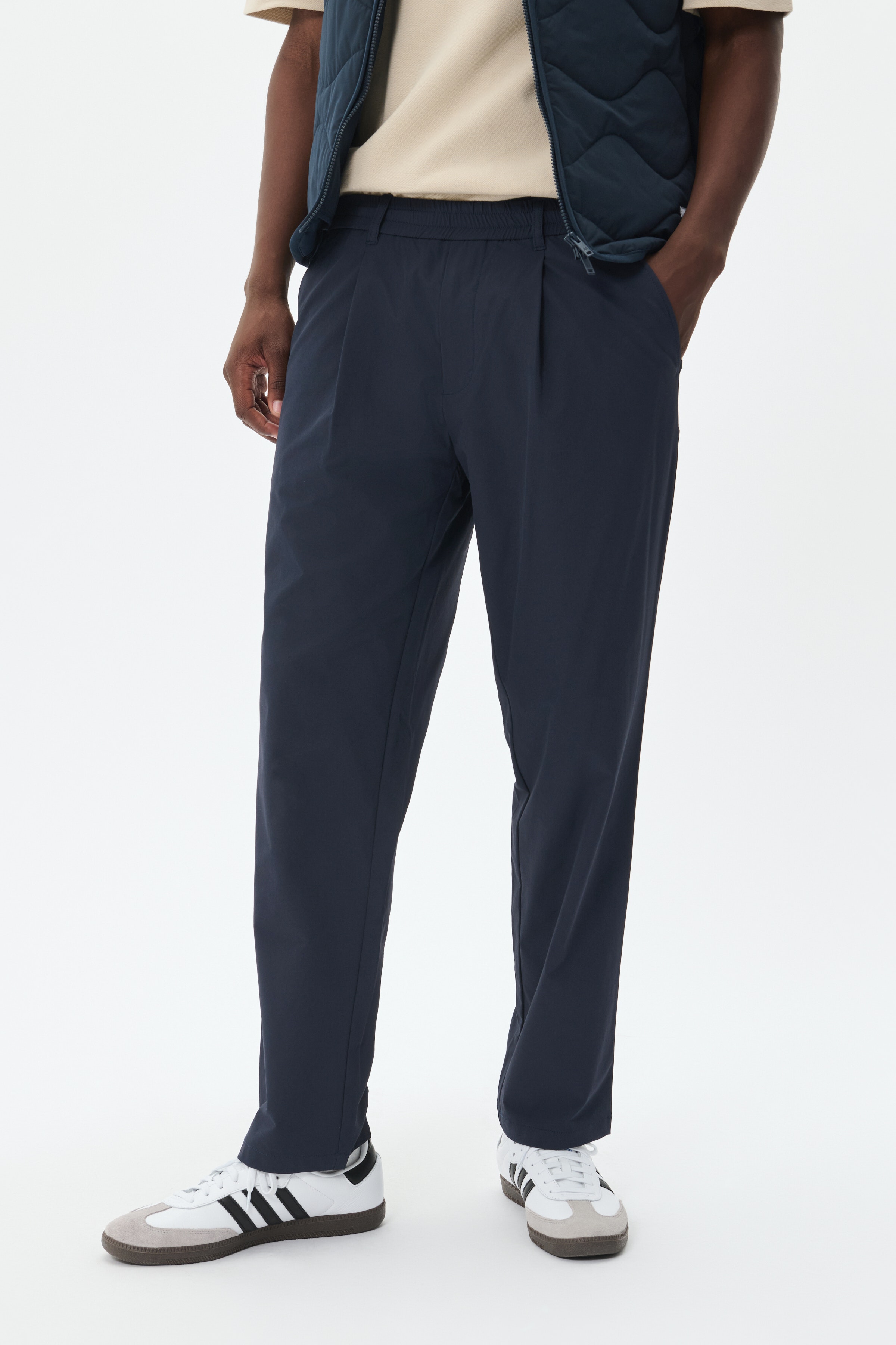 MAjay M73 Trousers LOOKBOOK FRONT 30207535-194011