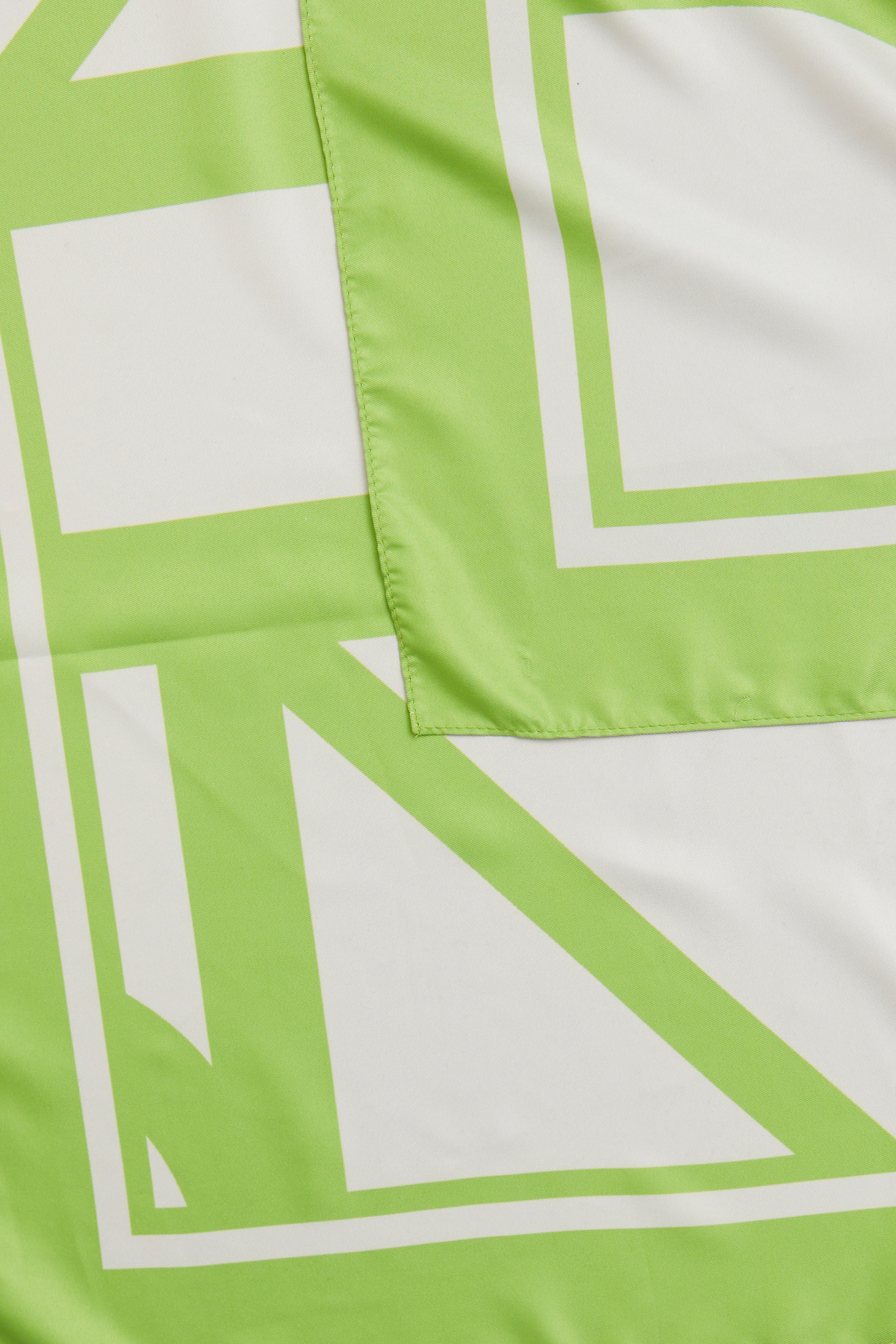 IALALAI Skjerf PACK DETAIL 20120531-150341