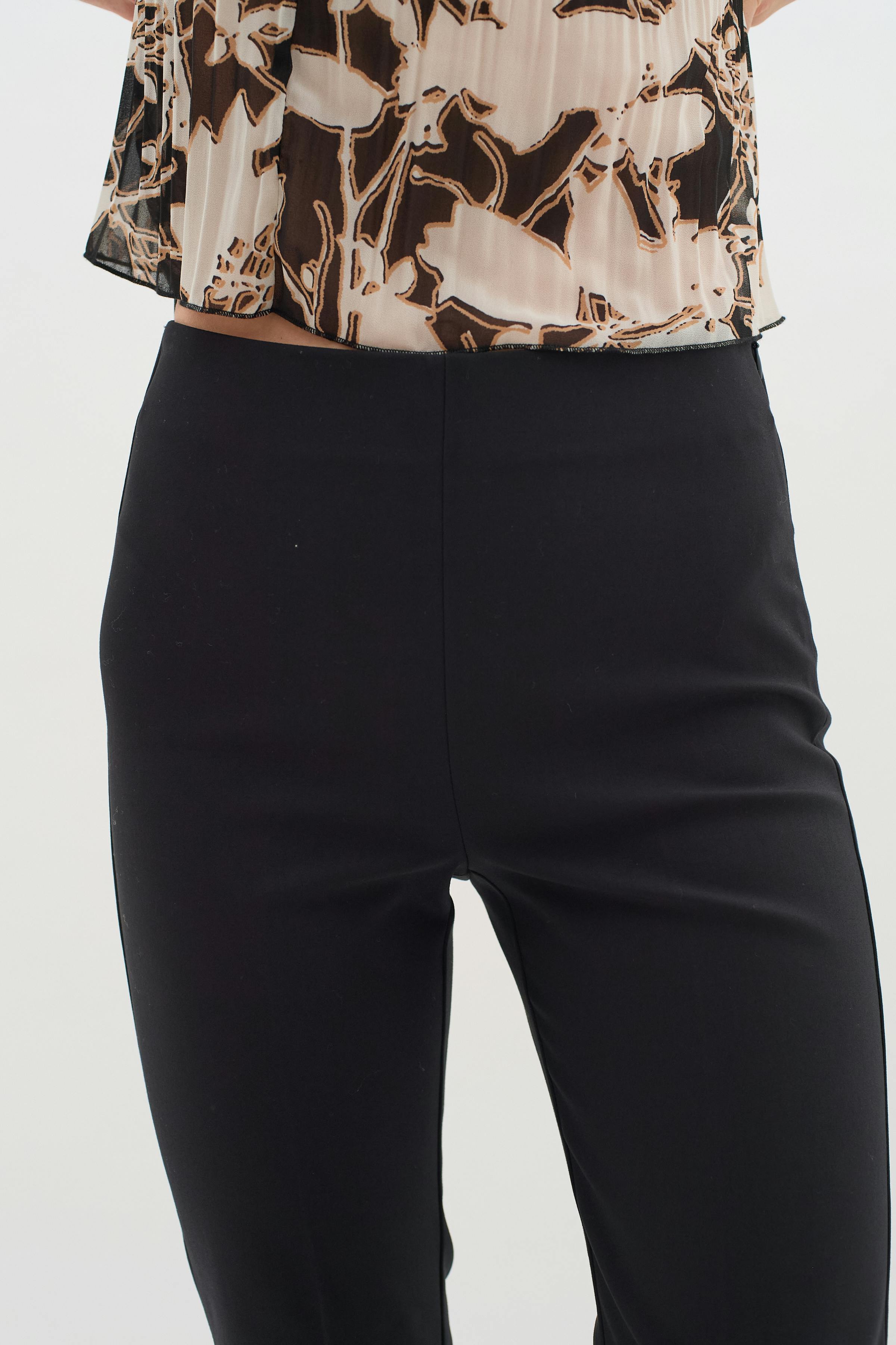 ZiggiIW Kickflare Trousers LOOKBOOK DETAIL 30109516-194008