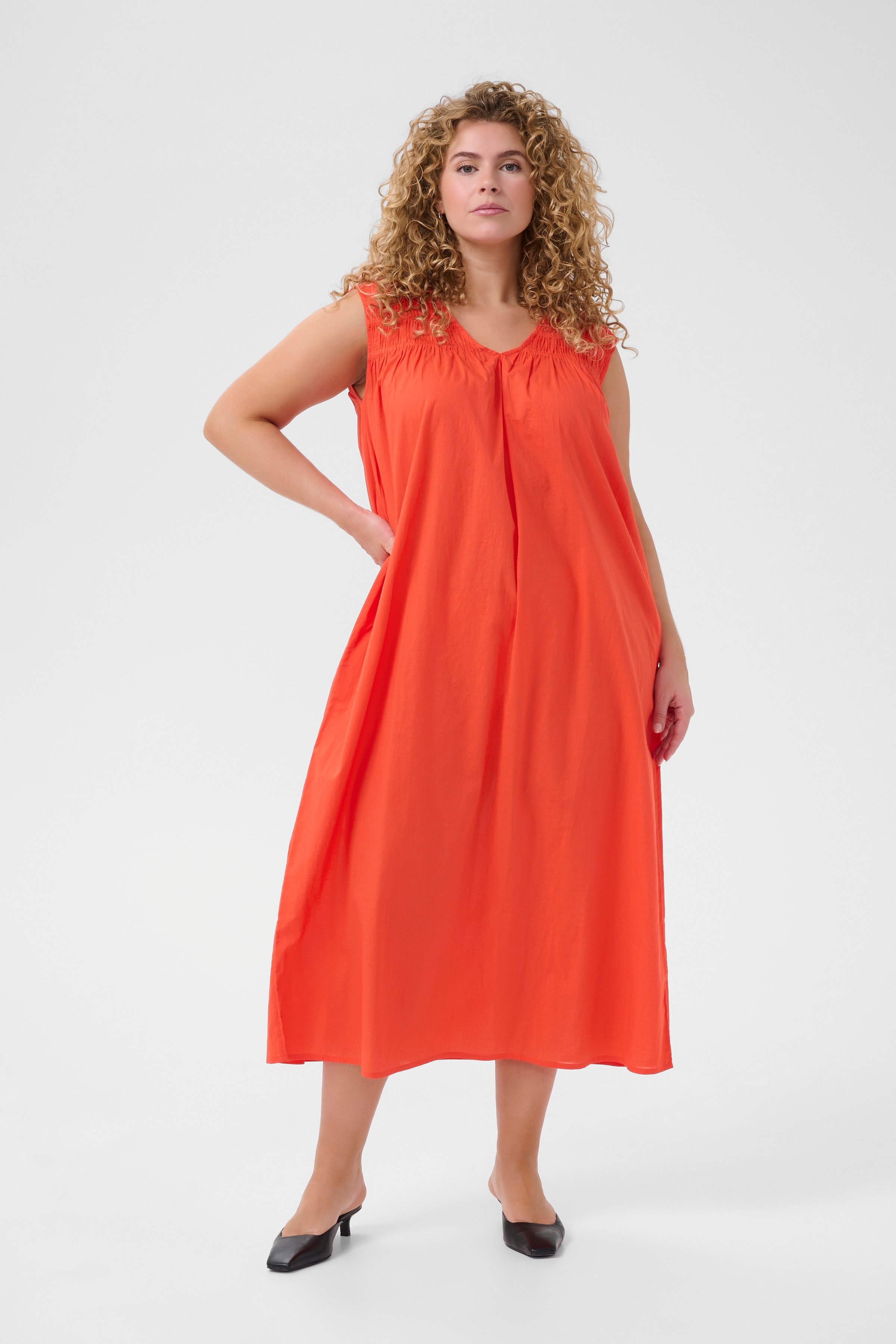 KCthia Dress LOOKBOOK FRONT 10583237-171558