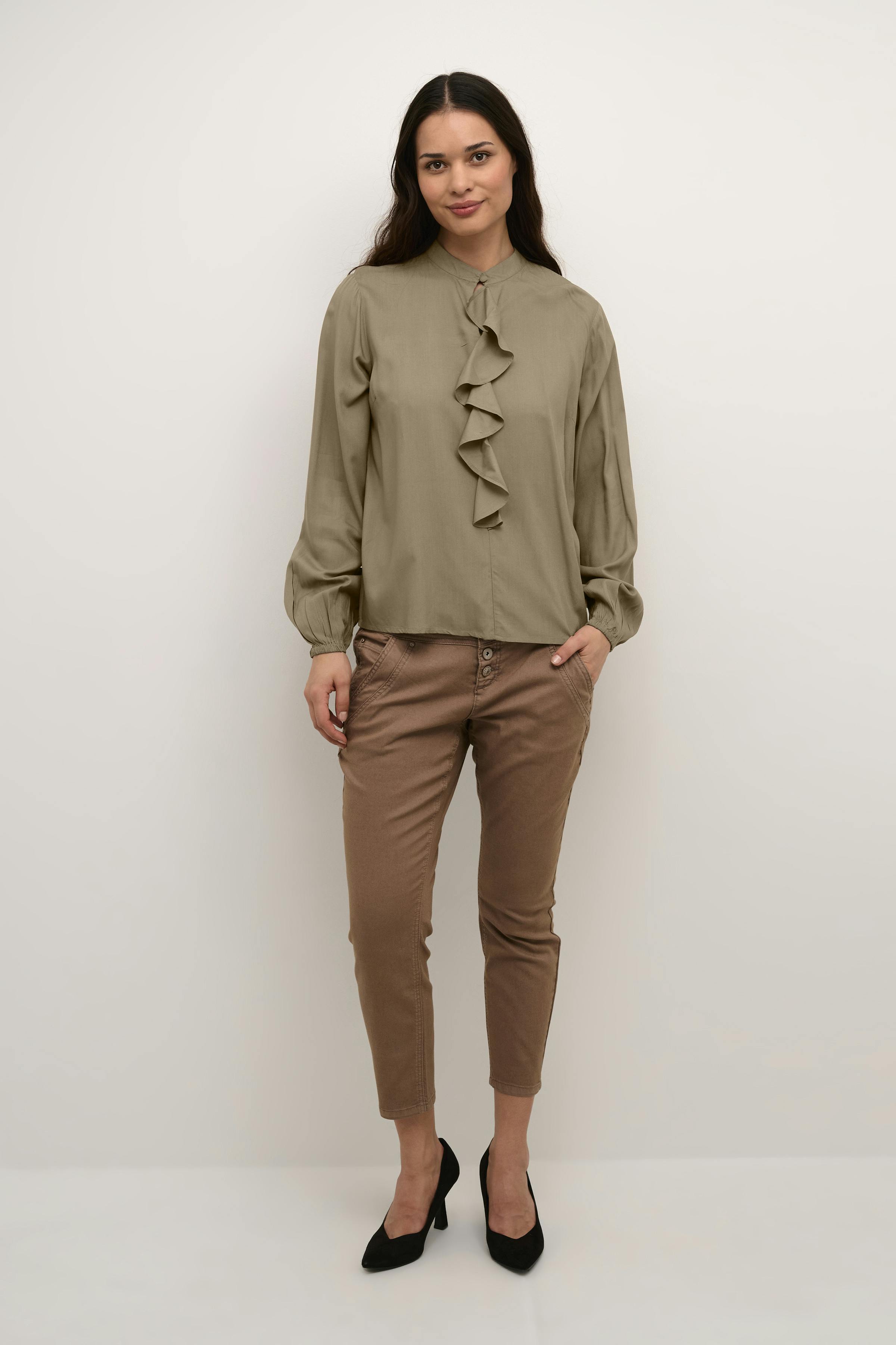 CRTiah Blouse LOOKBOOK FRONT 10610664-170807