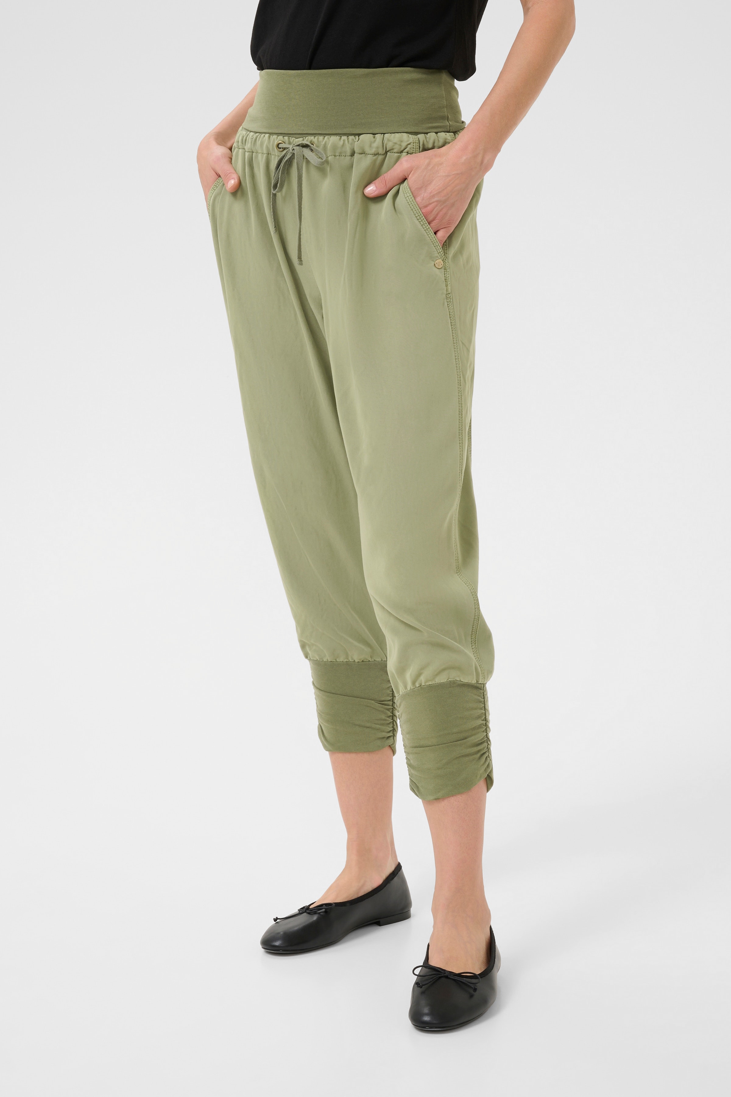CRLinee Trousers LOOKBOOK FRONT 10604697-170115