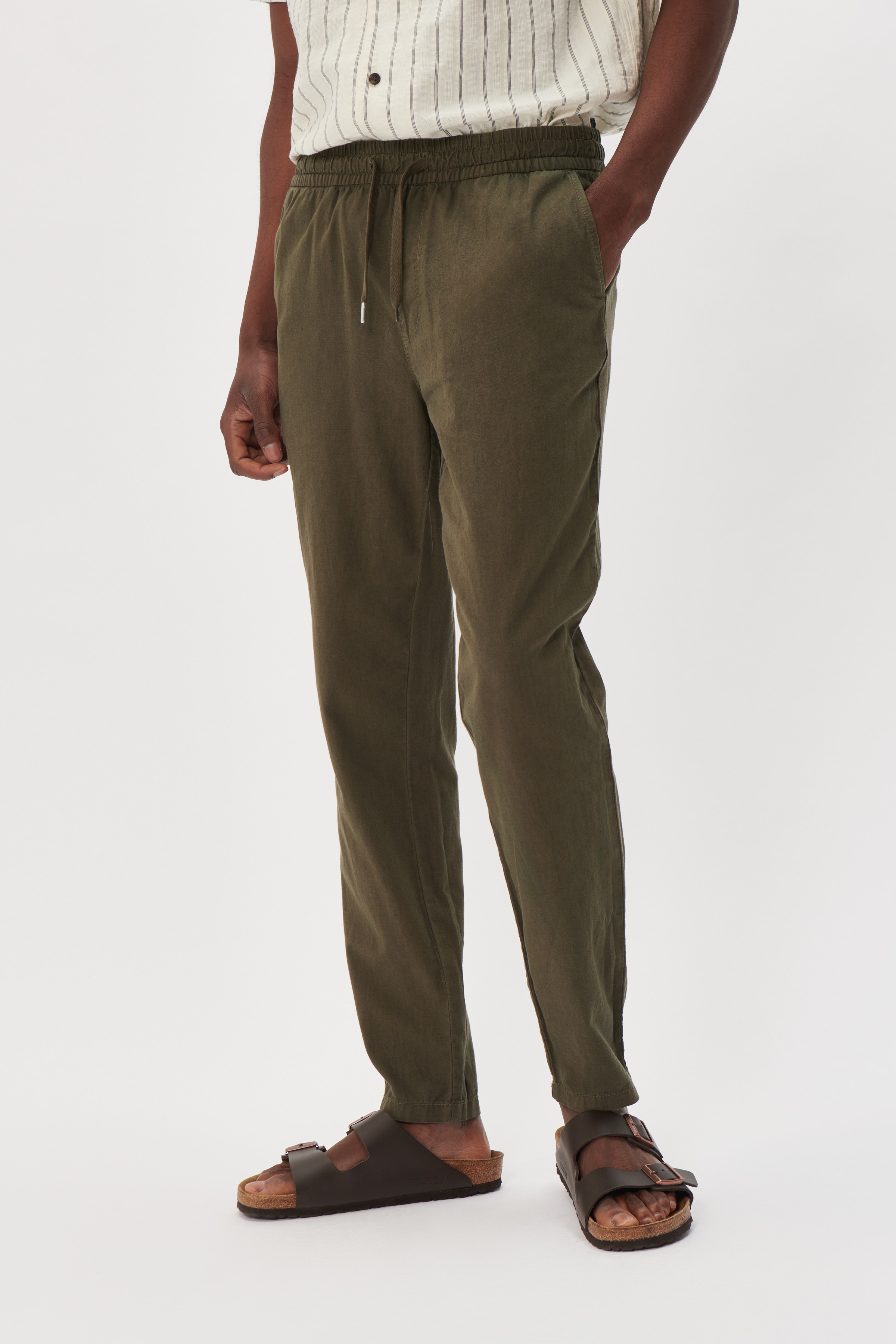 MAbarton Trousers LOOKBOOK FRONT 30206031-190515