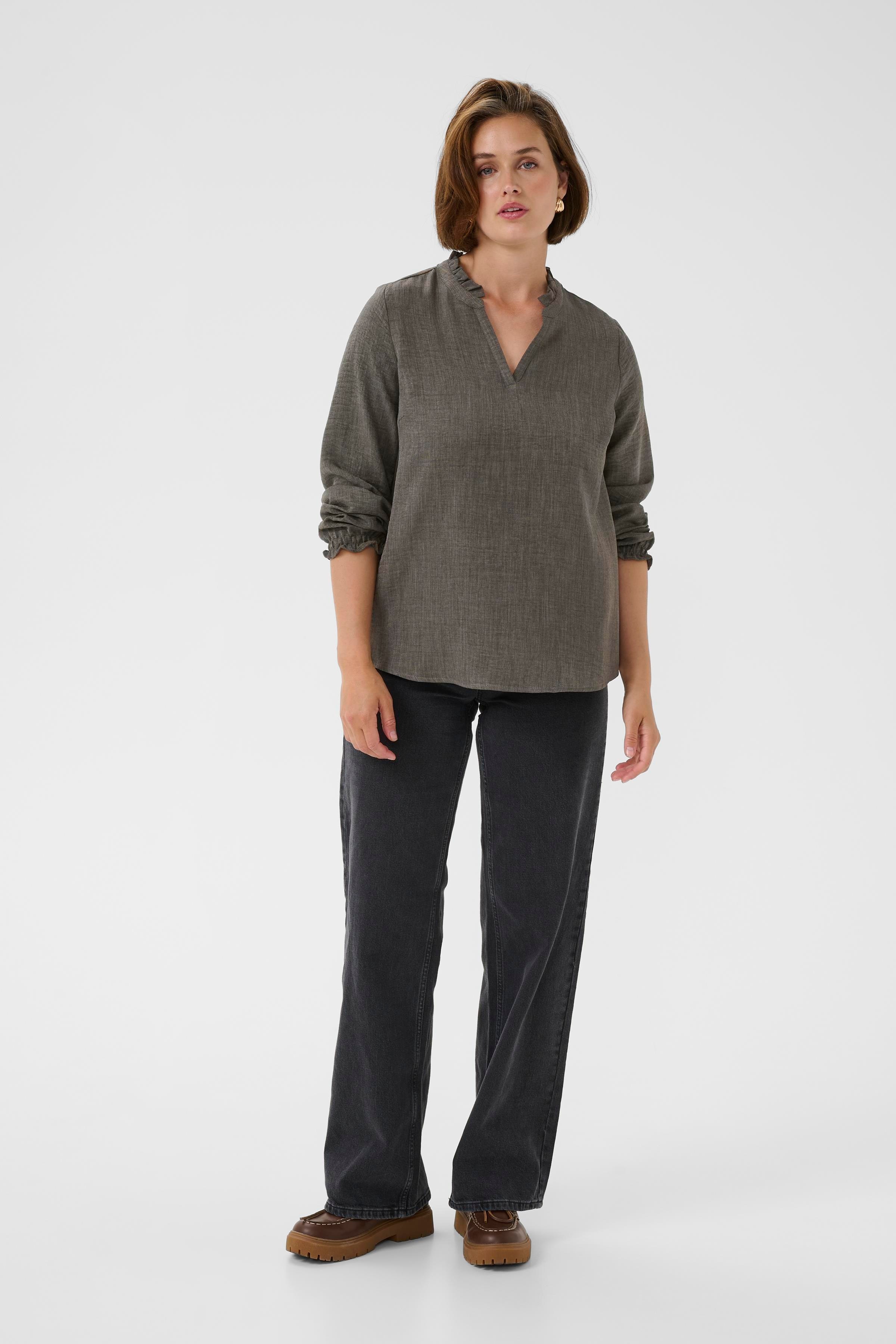BPoda Blouse LOOKBOOK FRONT 40200075-100125