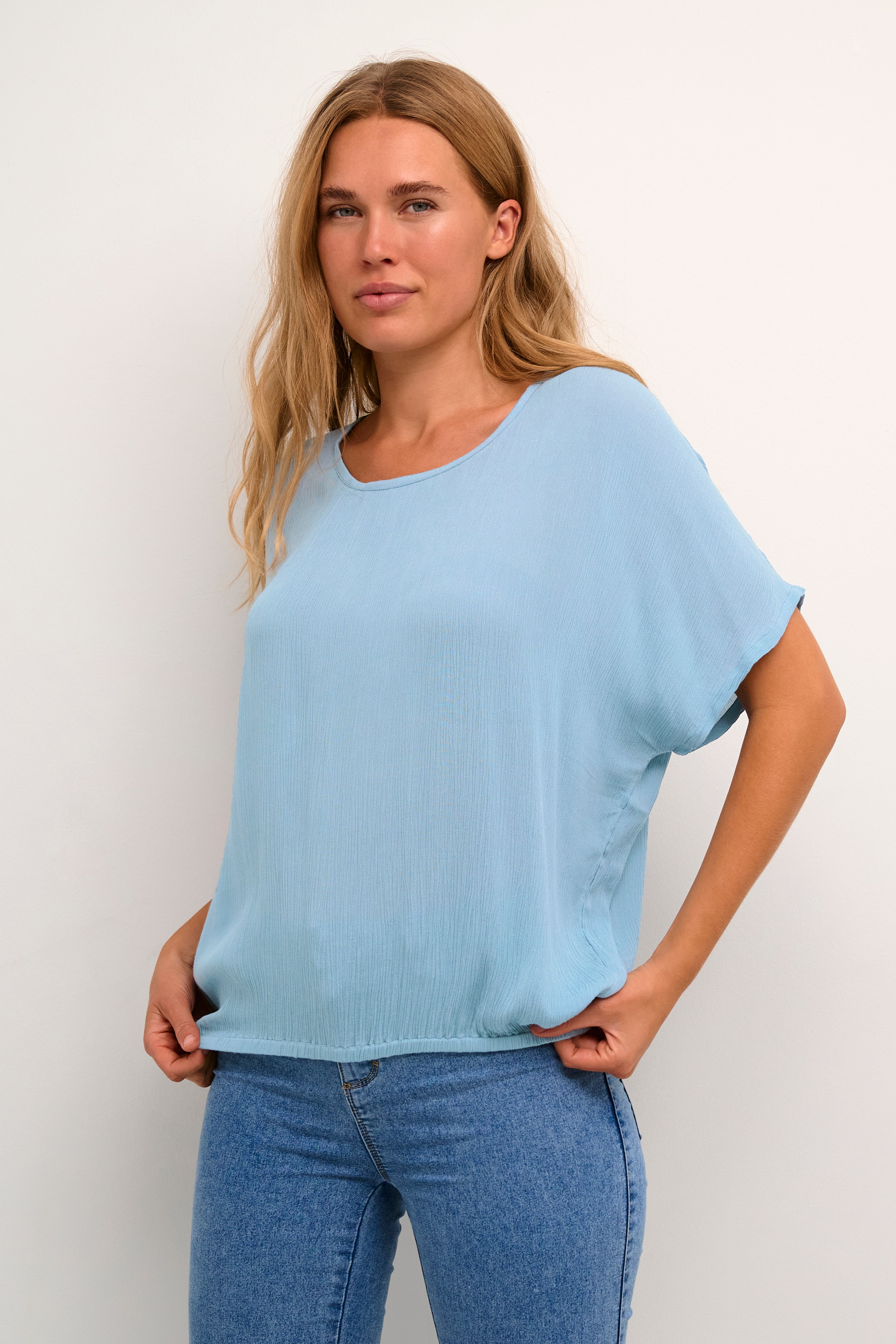 KAamber Bluse LOOKBOOK FRONT 10500781-174021