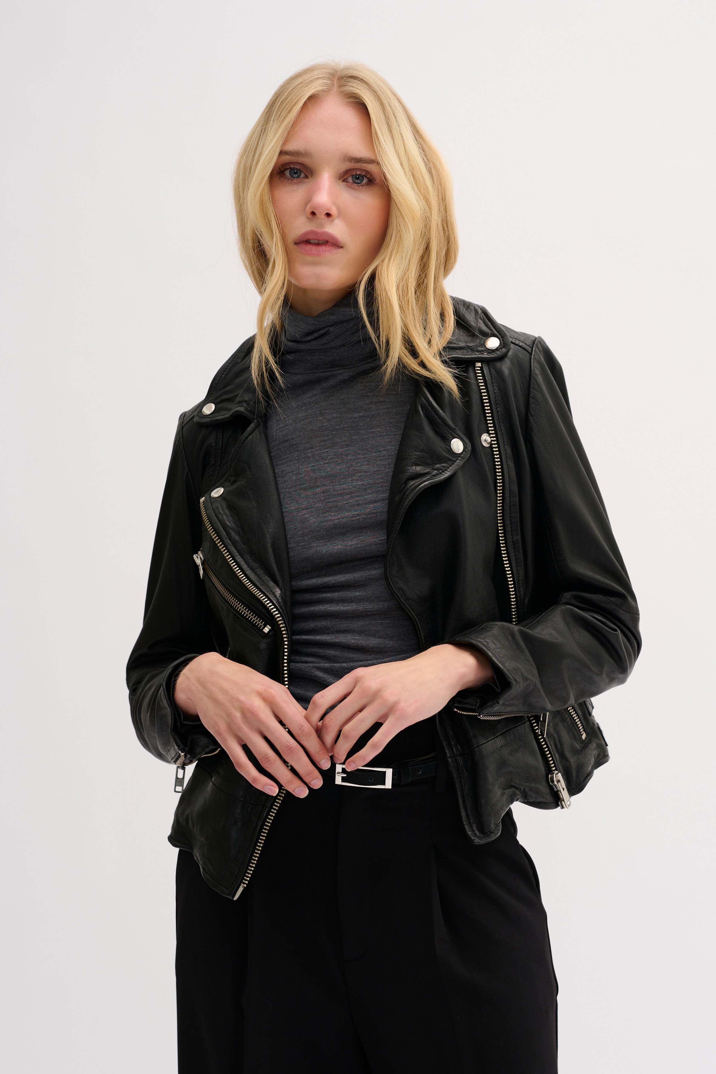 02 Causal jas LOOKBOOK FRONT 10703580-100031