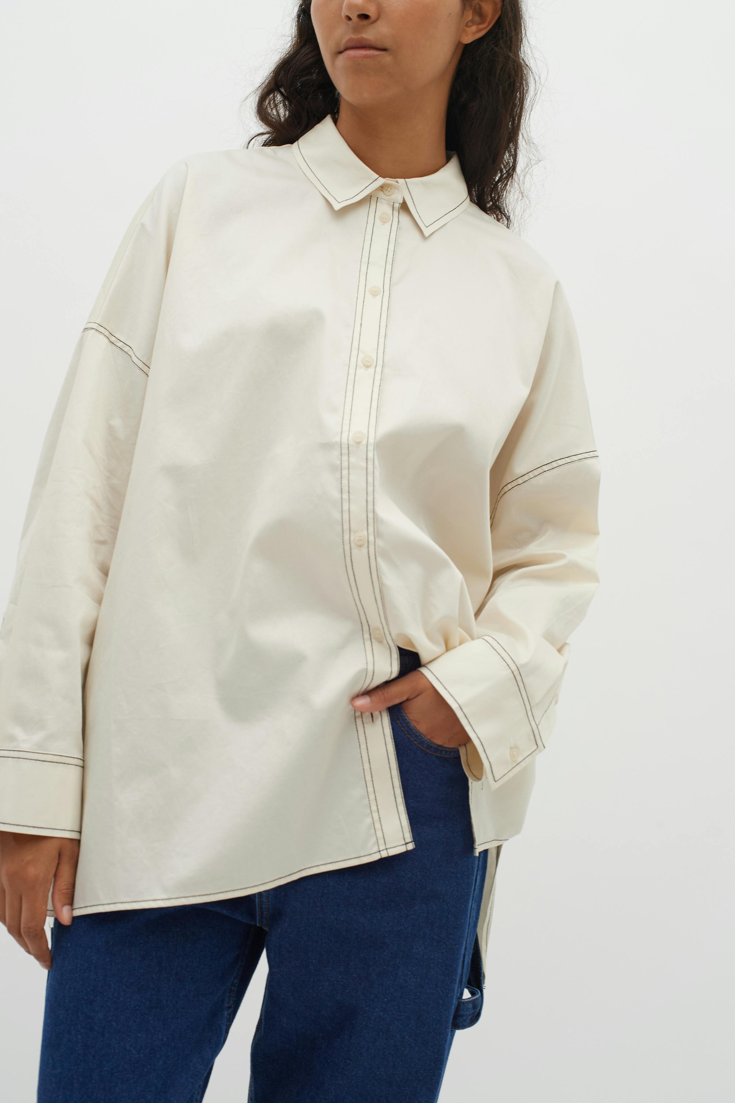 TahiraIW Oversized Shirt LOOKBOOK FRONT 30109074-120601