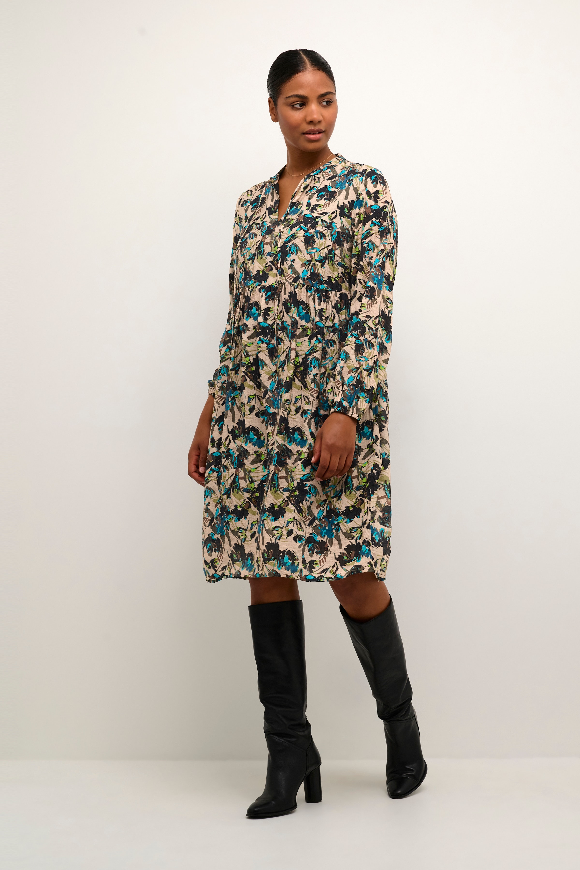 KAolga Dress LOOKBOOK FRONT 10507641-104490