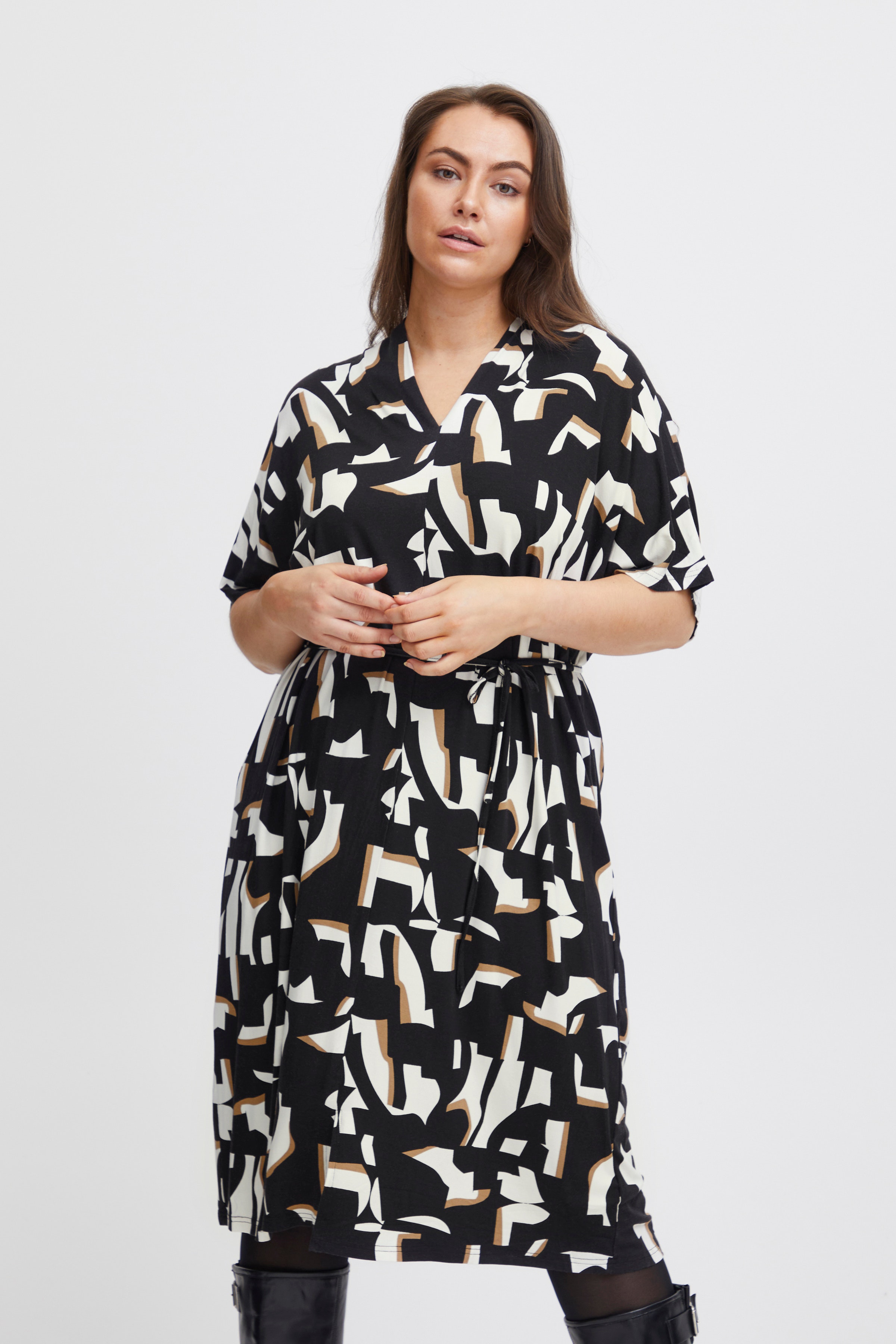 Kleid LOOKBOOK FRONT 20612561-200608
